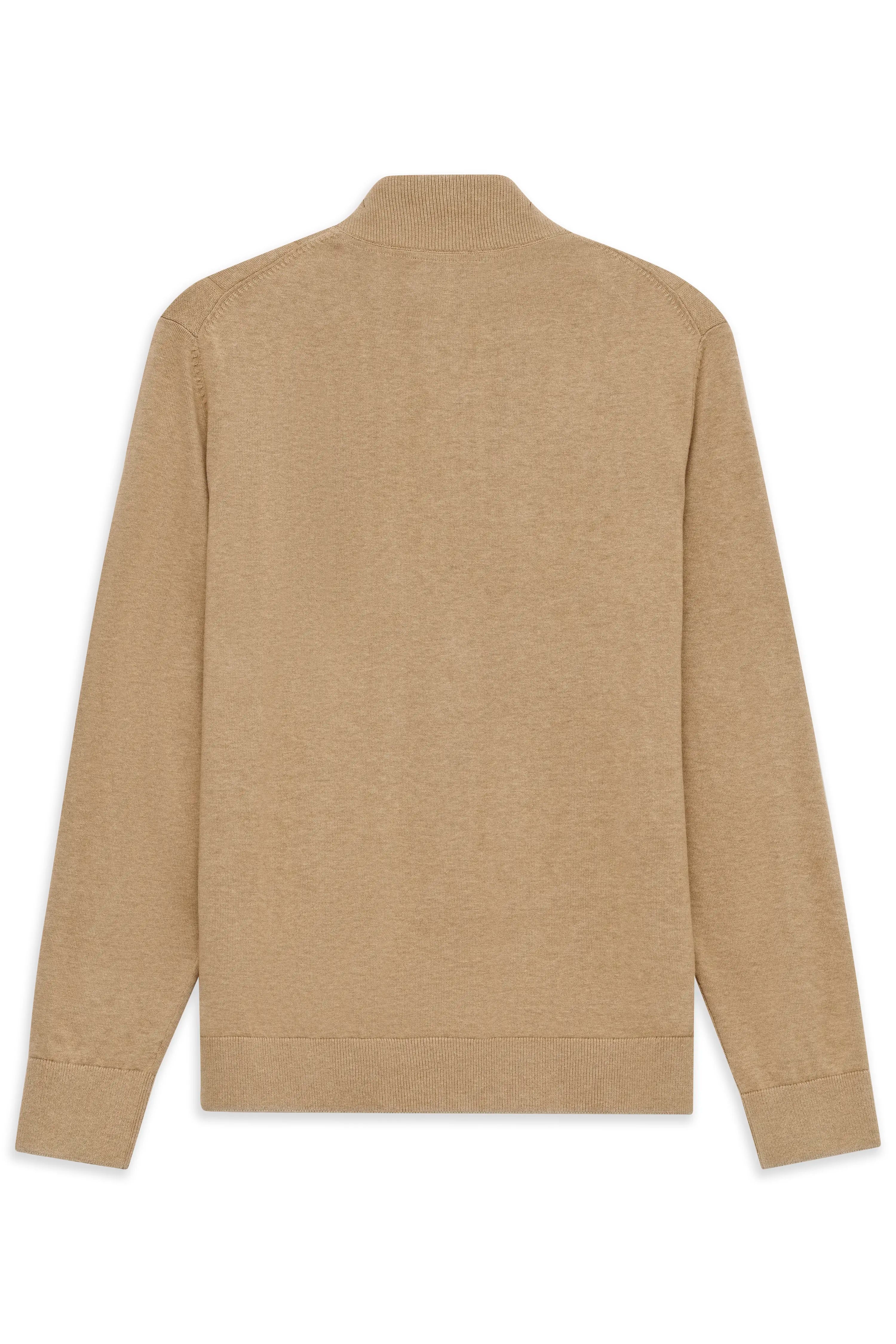 Beiges bugatti Strickoberteil, Rückansicht, Büstenbild, klassisches Design, hochwertige Verarbeitung.