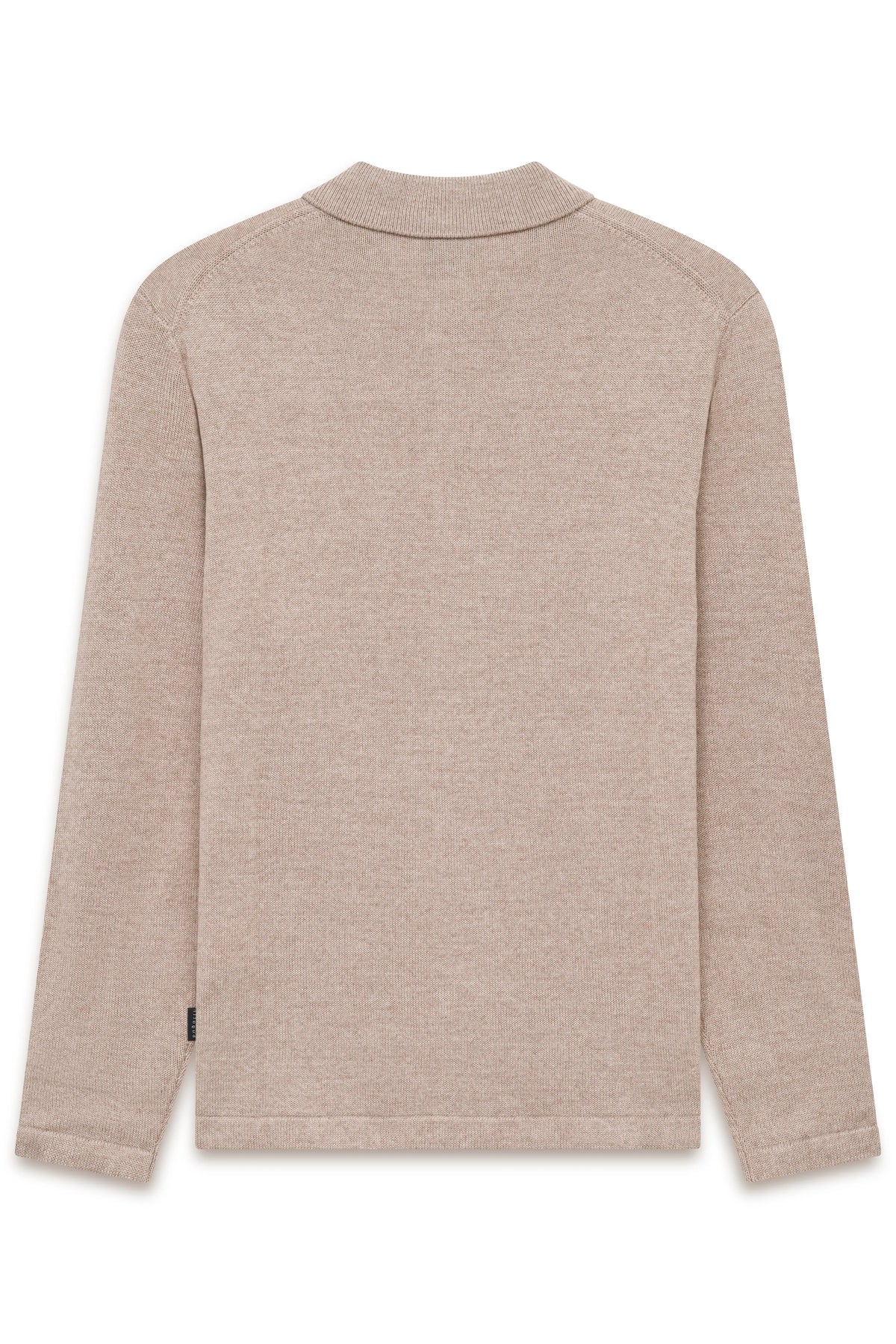 Beiges bugatti Langarmshirt aus feinem Strick, leger präsentiert, Rückansicht.