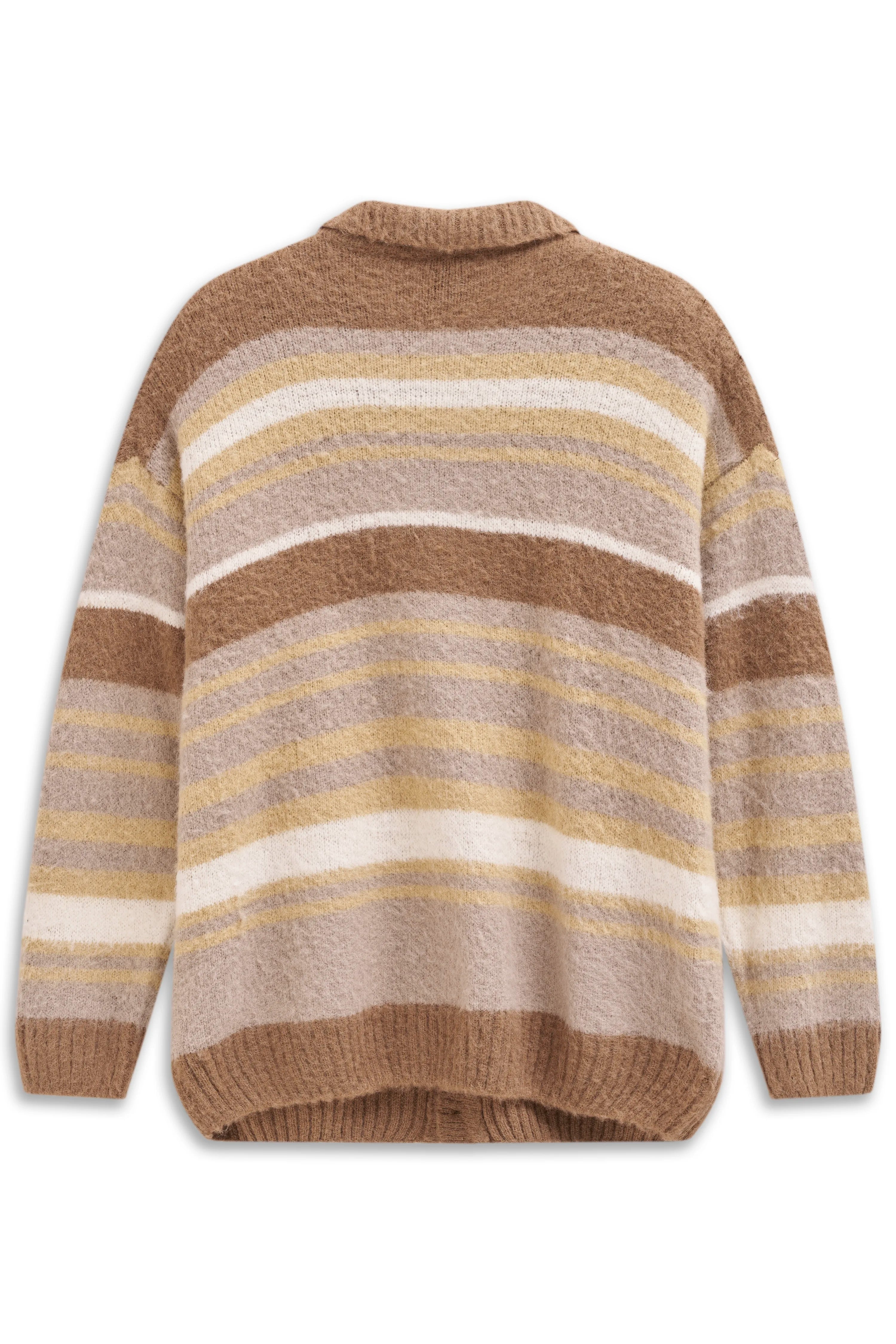 Gestreifter Pullover in Beige, Braun und Creme von bugatti, legeres Büstenbild.