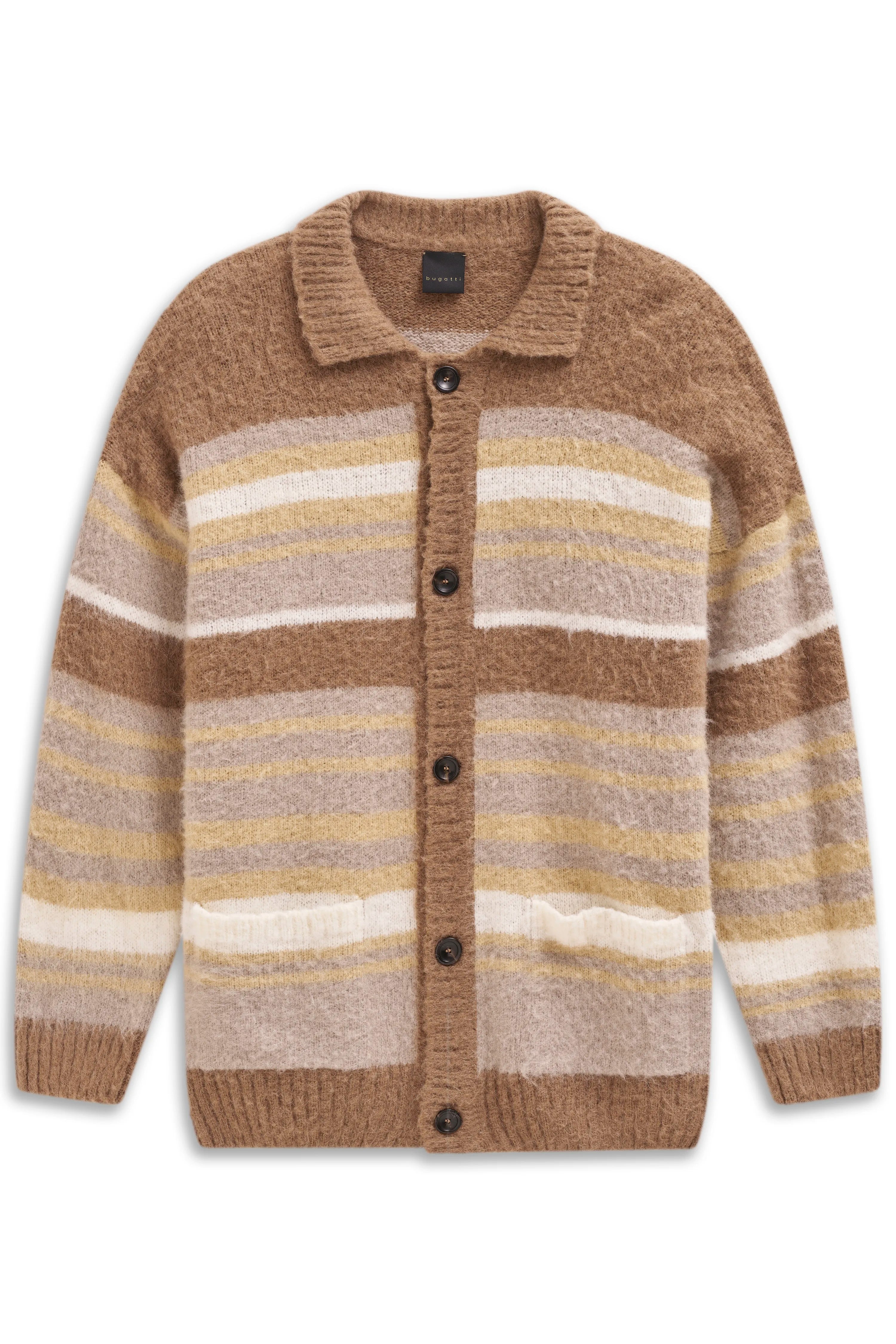 Strickjacke von bugatti in Braun mit Streifenmuster in Beige, Gelb und Weiß, Büstenbild.