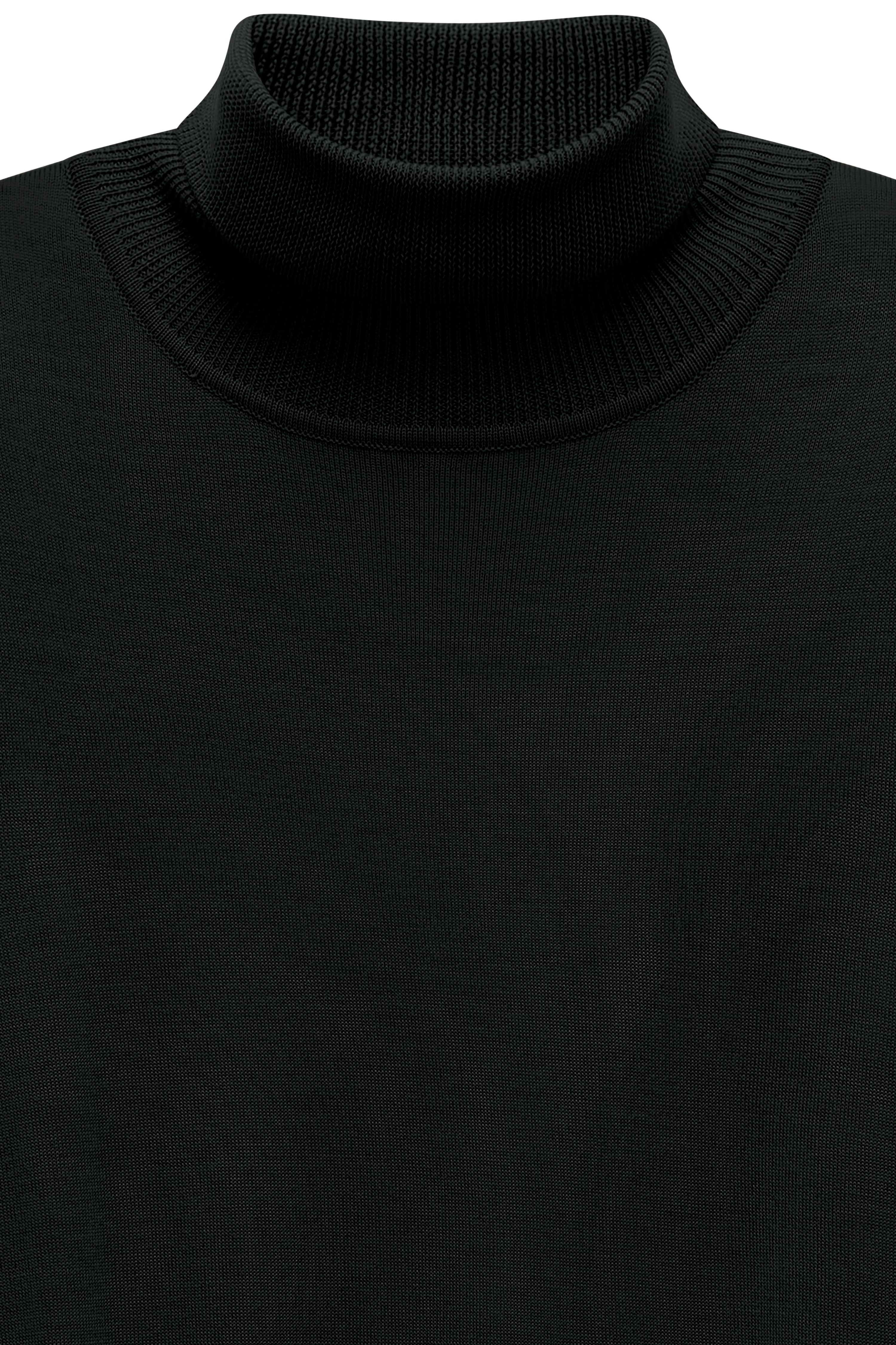 Schwarzer Rollkragenpullover von bugatti, Büstenbild, schlichtes Design, zeitlose Eleganz.