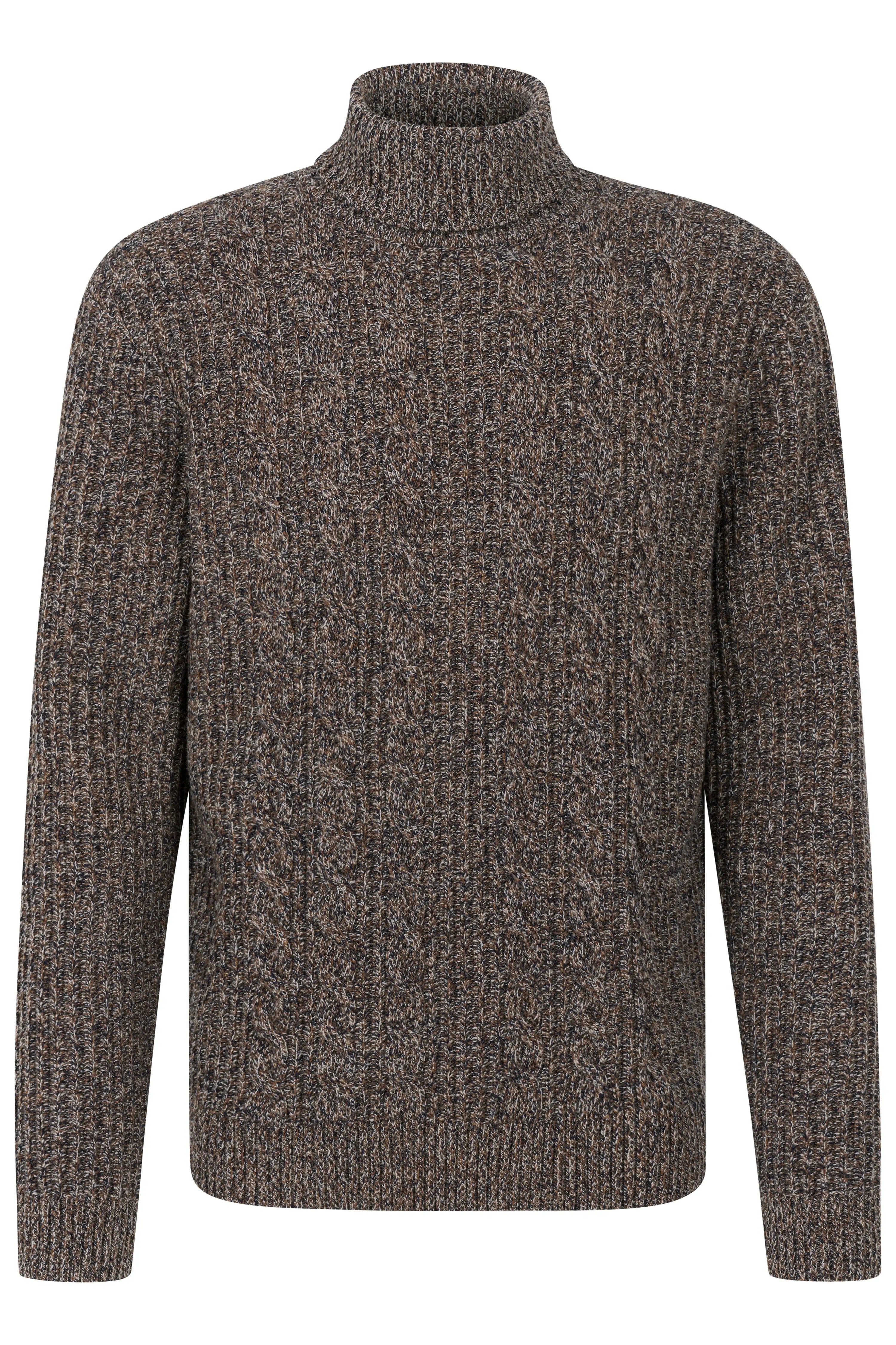 Strickpullover in Braun mit Rollkragen und Zopfmuster, Büstenbild.