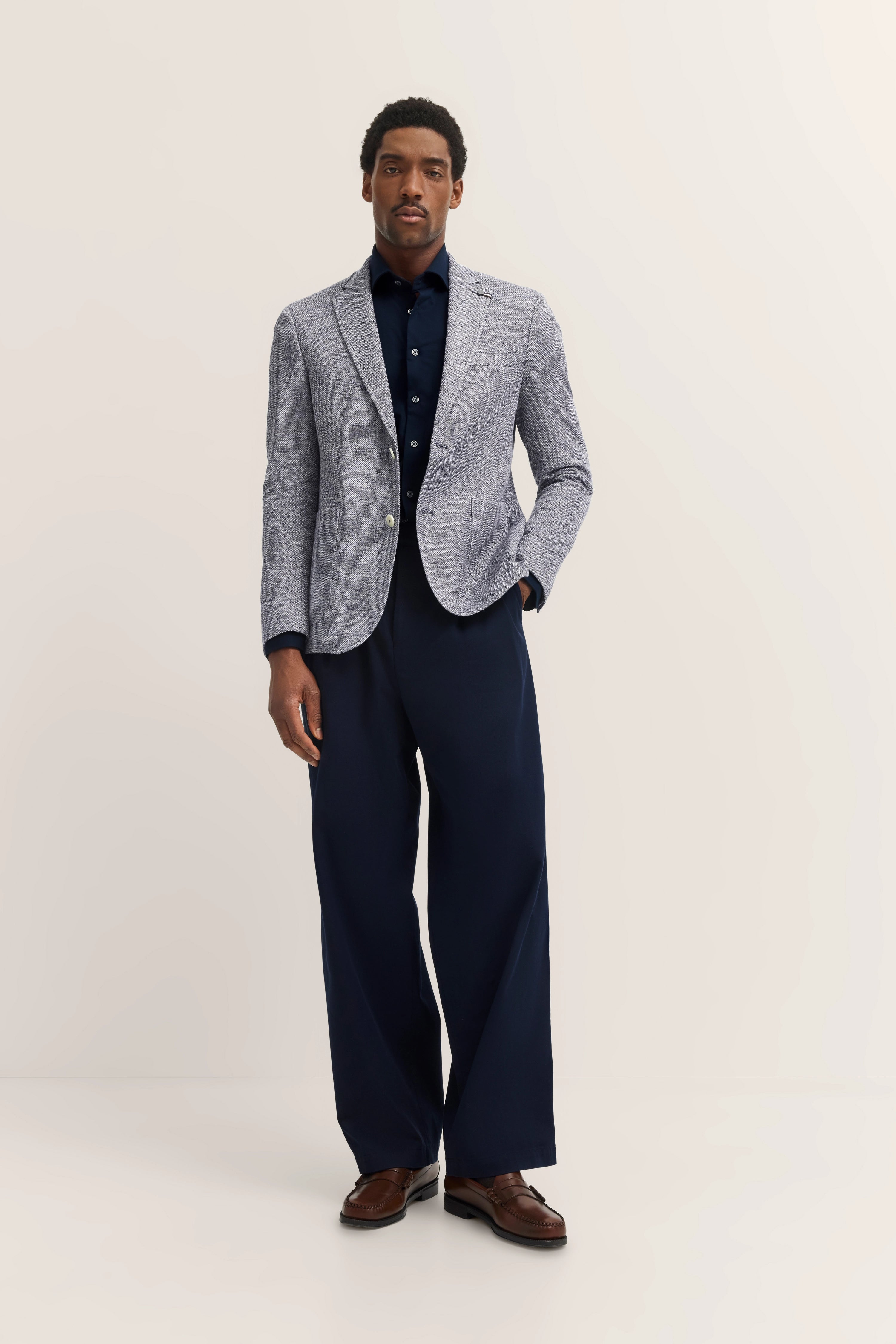 Fine pattern, elegant cut.