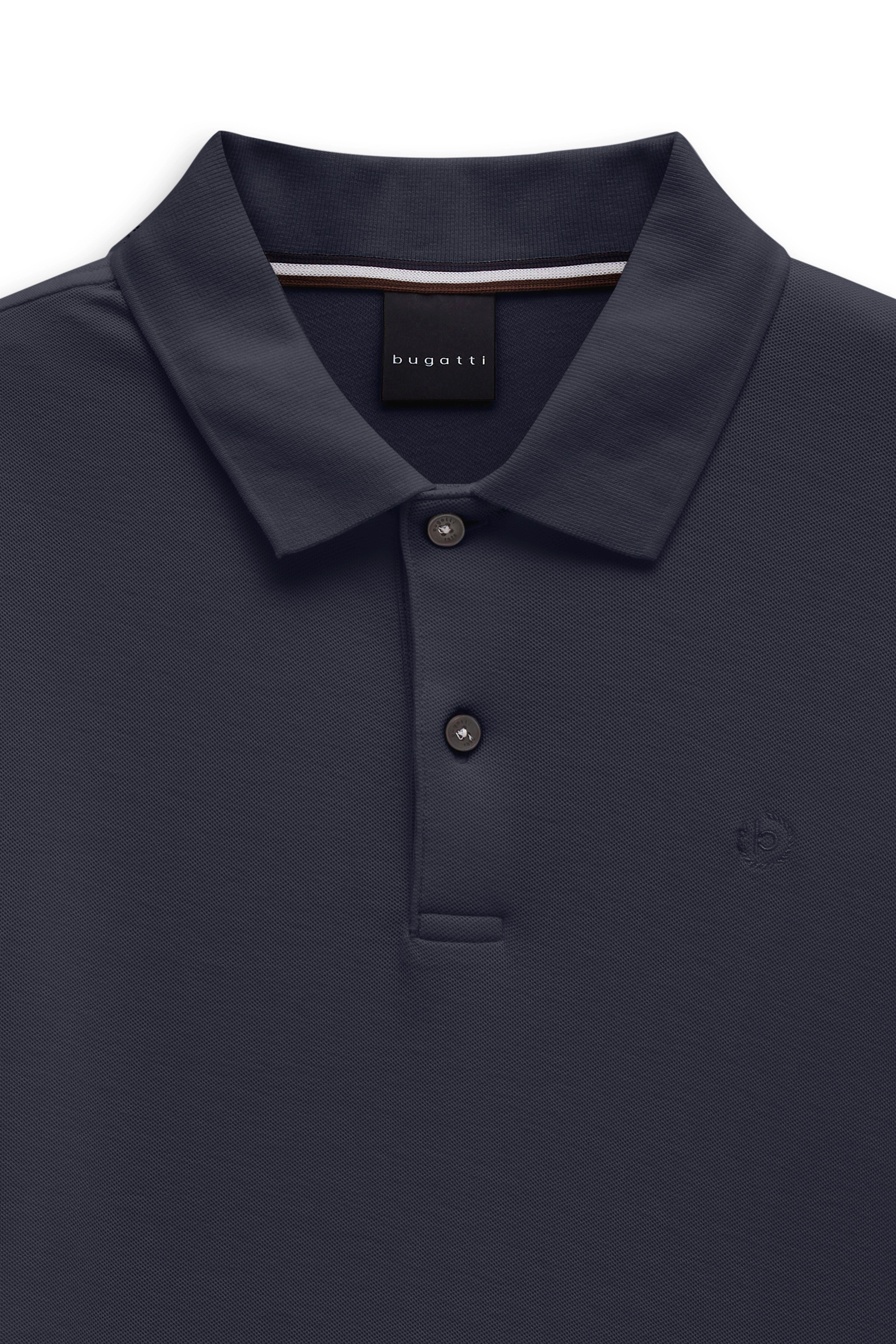 Alt-Text: Bugatti dunkelblaues Polohemd, Büstenbild, klassisches Design, stilvolle Knopfleiste.