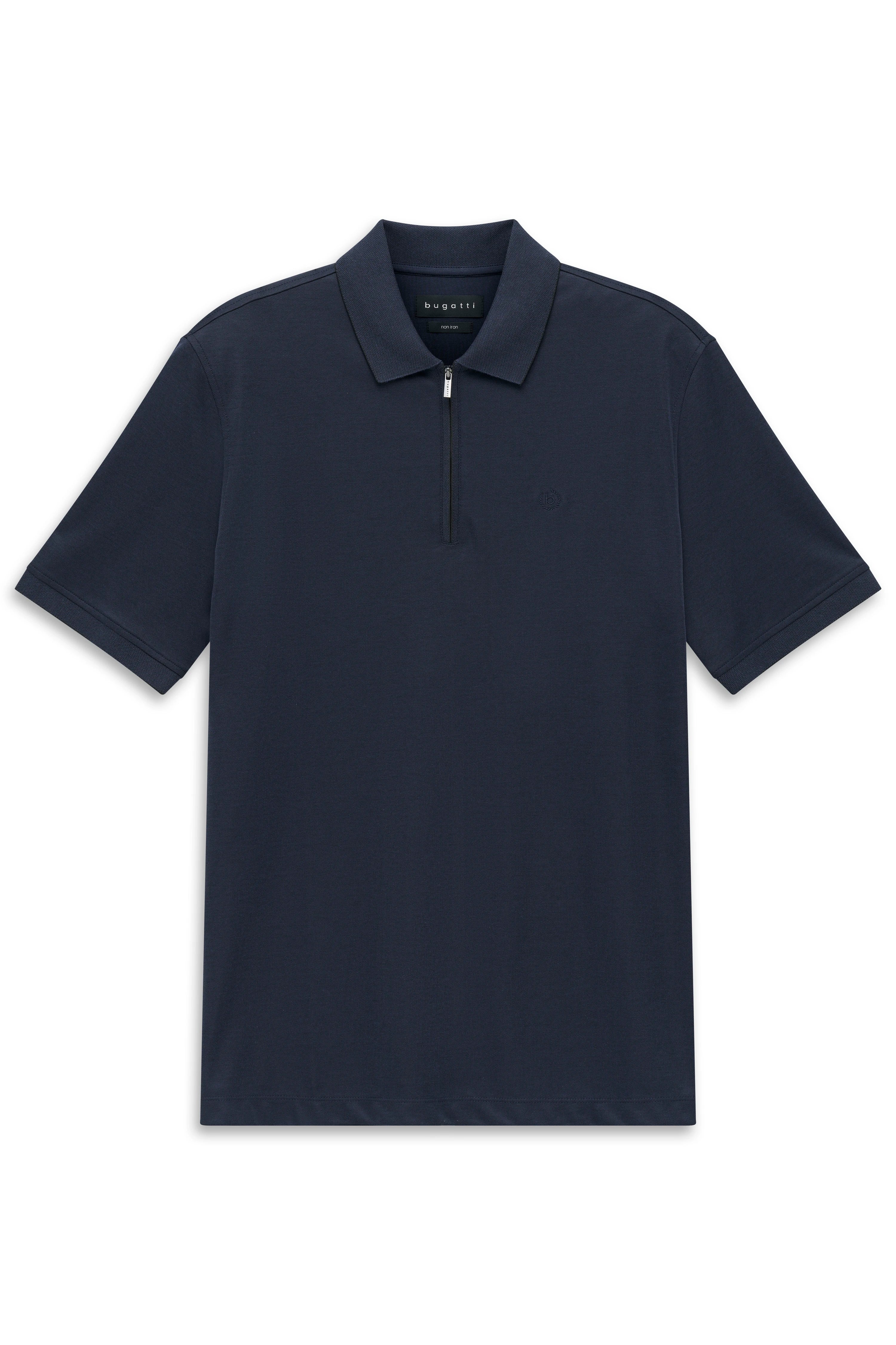 Dunkelblaues bugatti Poloshirt mit Reißverschluss, legeres Büstenbild.