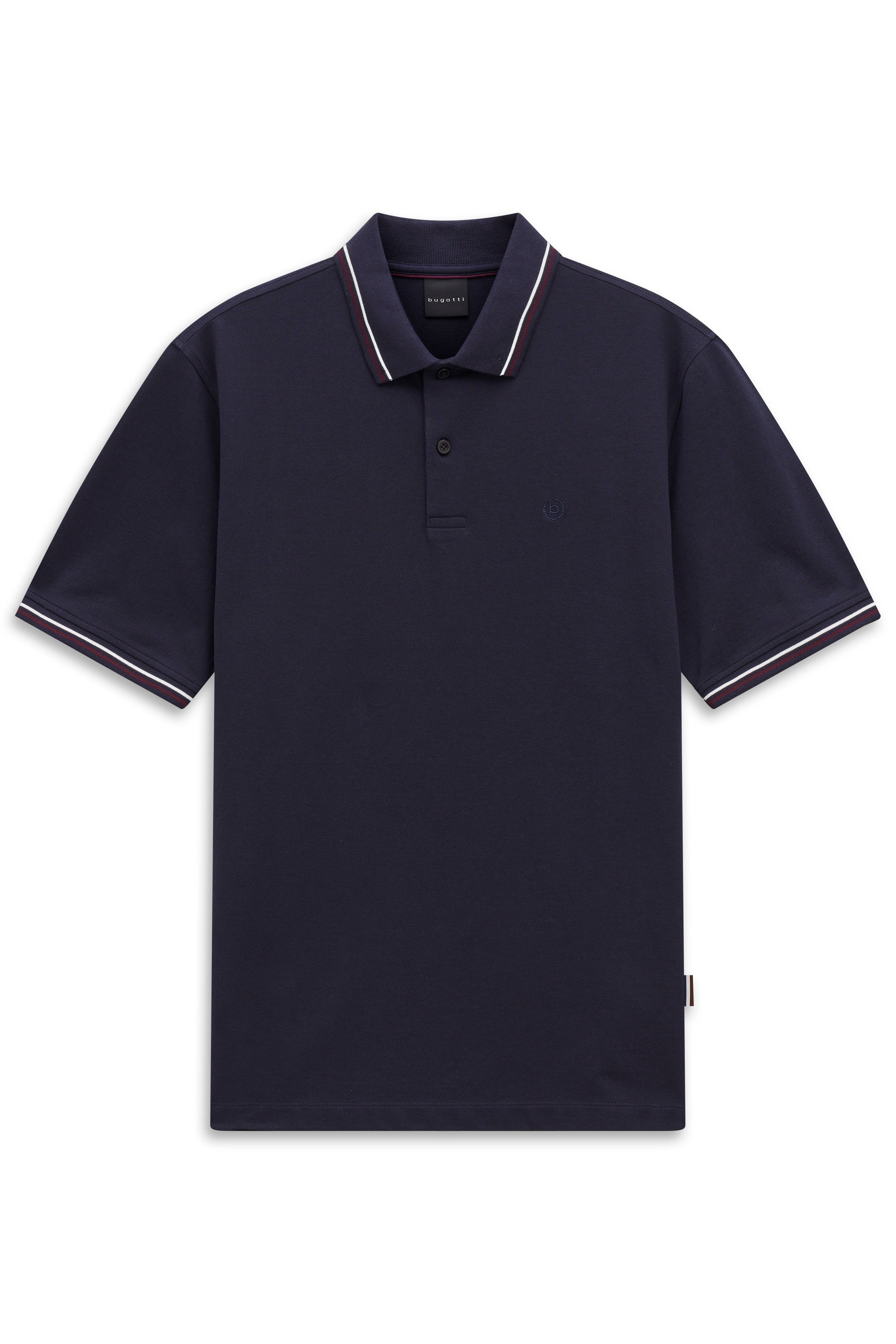 Dunkelblaues bugatti Polohemd mit weißen und roten Akzentstreifen, Büstenbild.