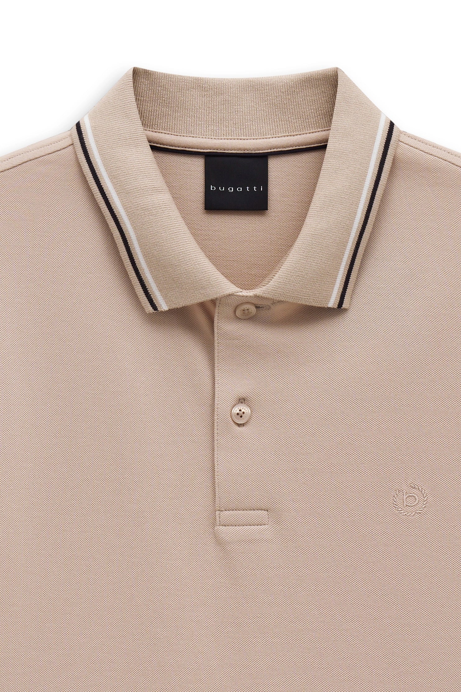 Beiges bugatti Poloshirt mit kontrastierendem Kragen, Büstenbild.