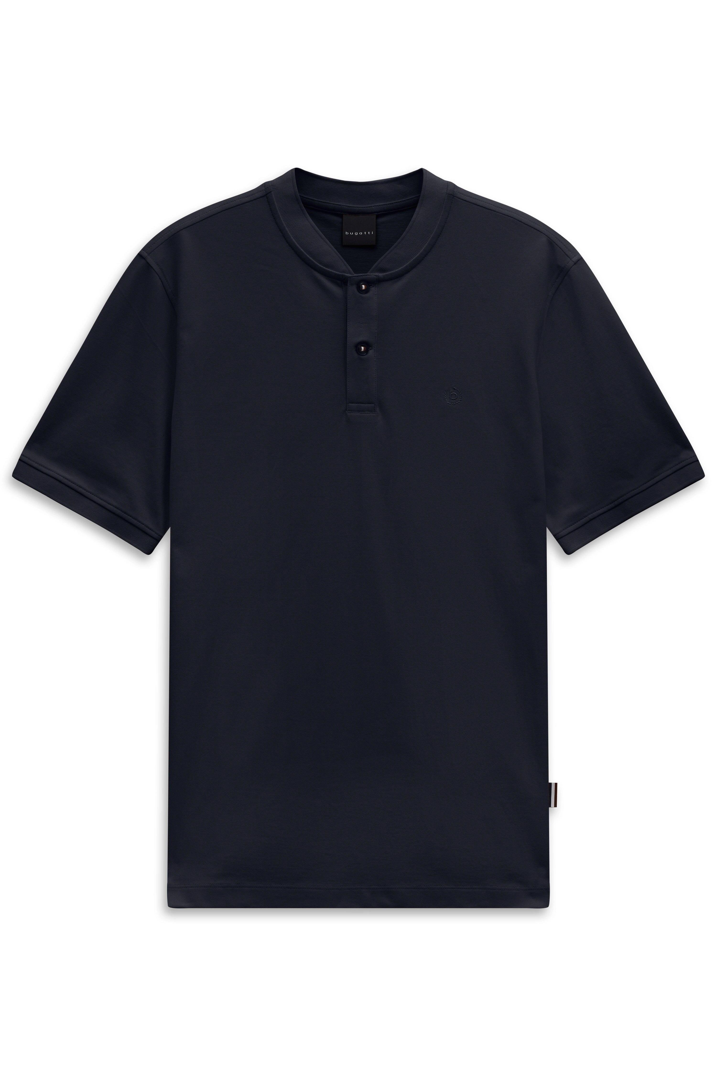 Dunkelblaues bugatti Poloshirt mit Knopfleiste, leger präsentiert.