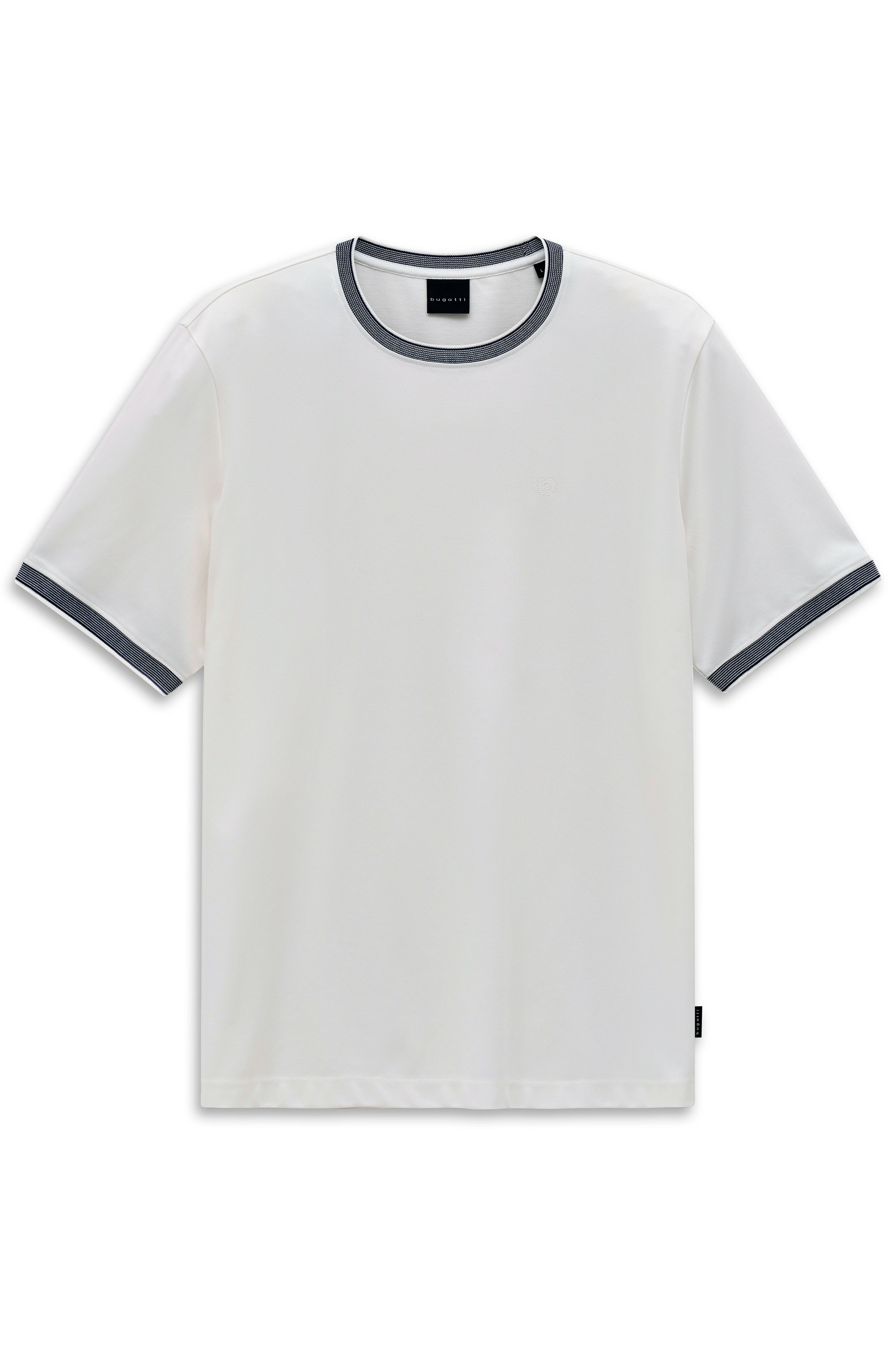 Weißes bugatti T-Shirt mit dunkelgrauem Rundhals und Ärmelbündchen, Büstenbild.