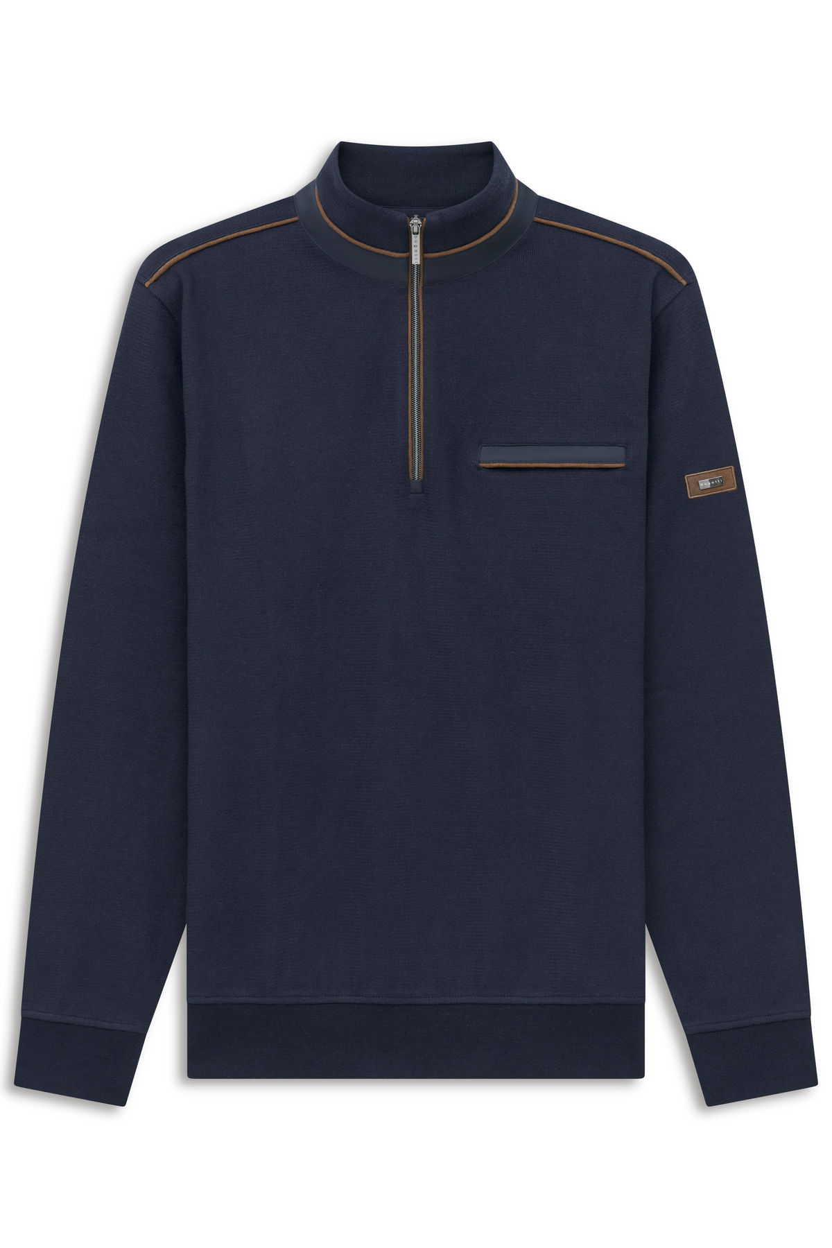 Dunkelblauer bugatti Pullover mit Reißverschluss, braune Akzente, legeres Büstenbild.