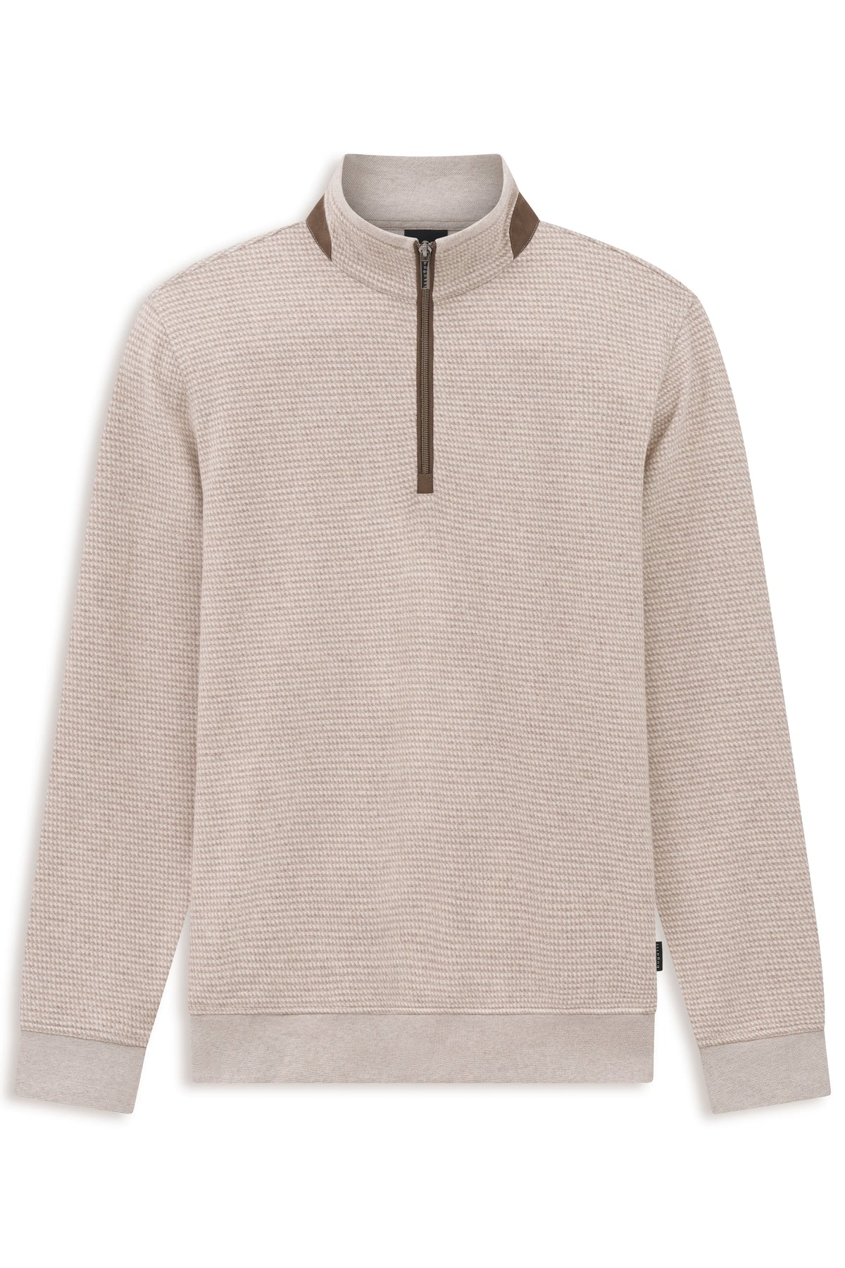 Beiger bugatti Pullover mit Reißverschluss und Stehkragen, Büstenbild.