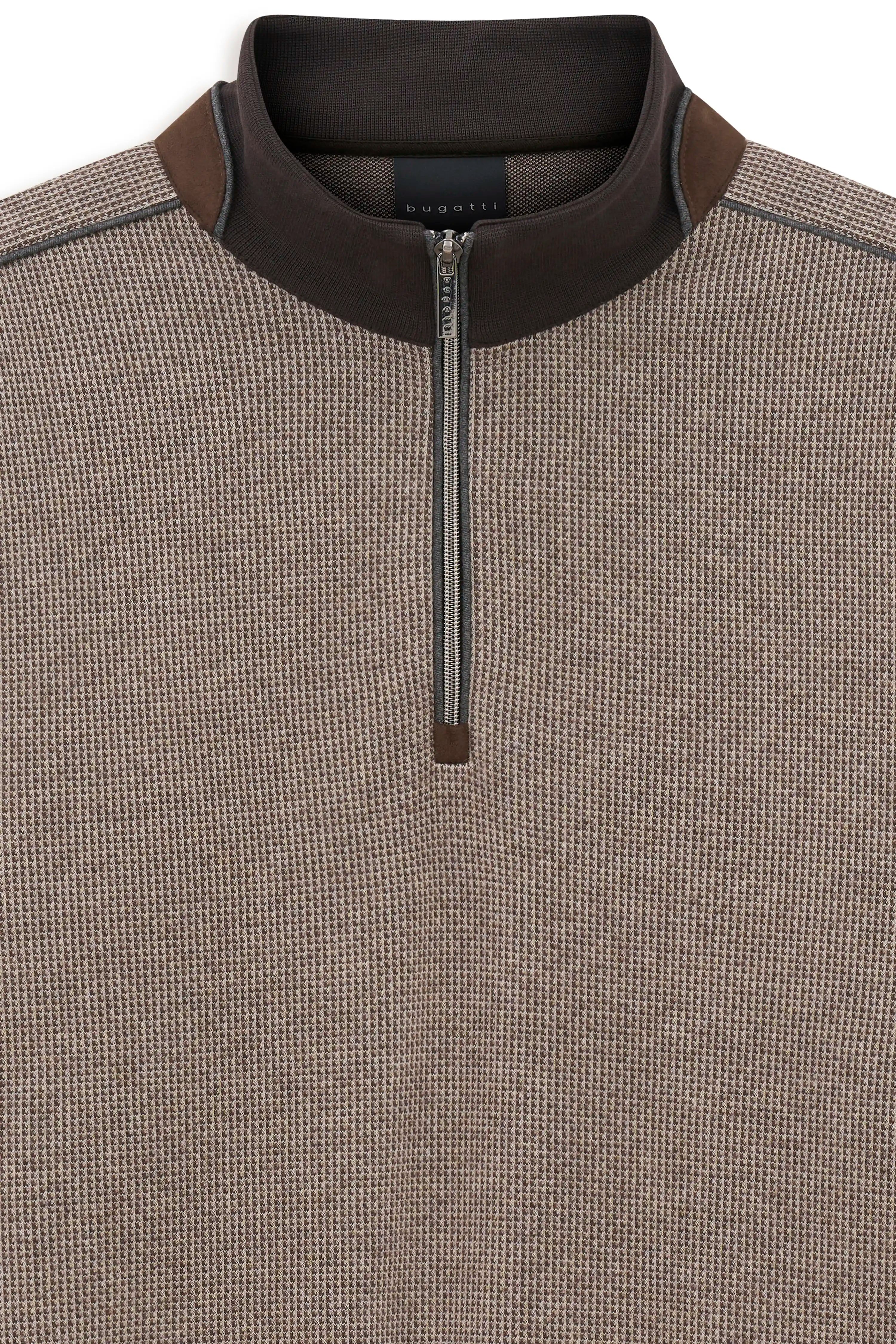 bugatti Strickpullover in Beige mit Reißverschluss, Büstenbild, stilvoll und zeitlos.