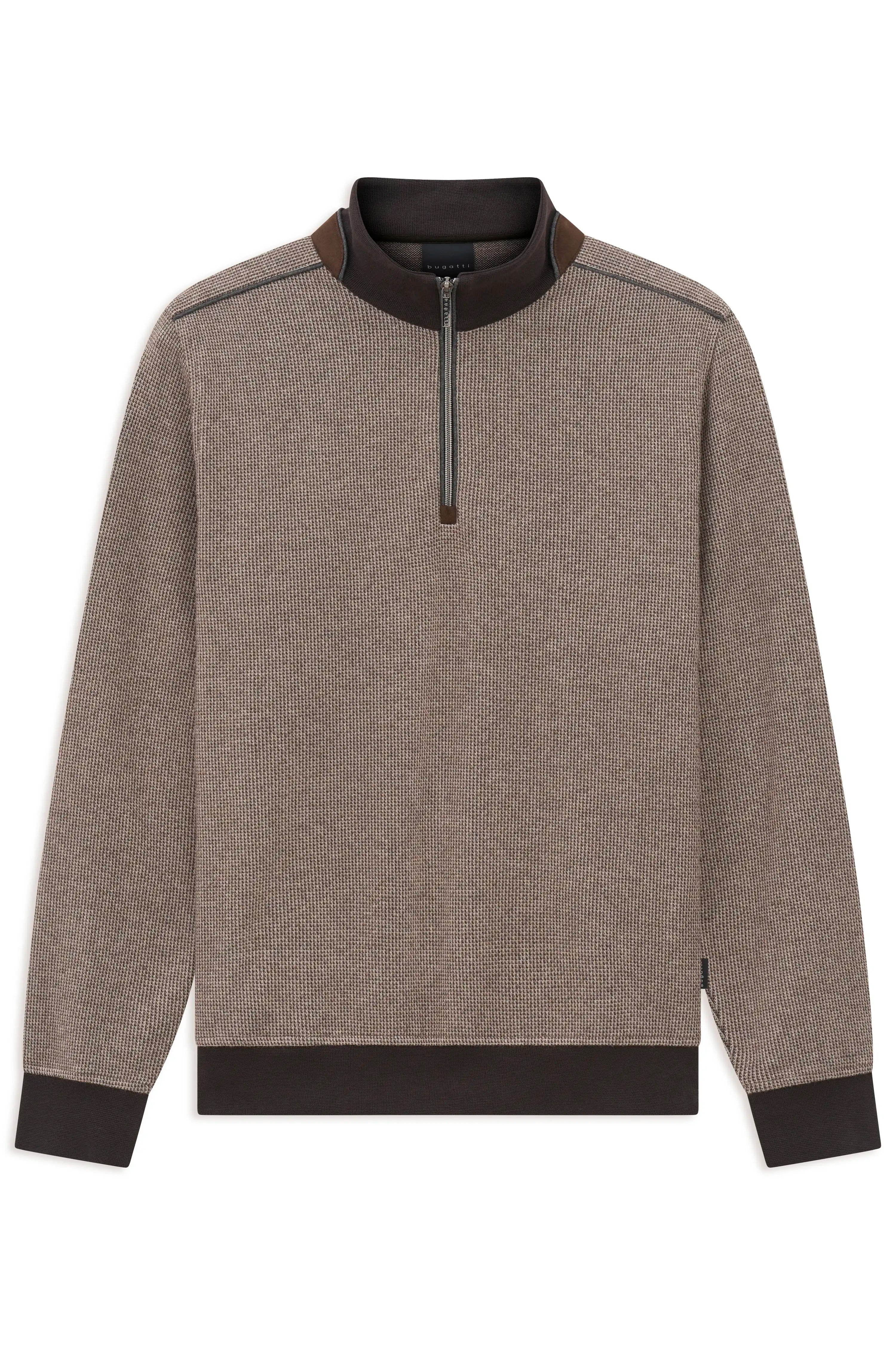 bugatti Herrenpullover, beige-braun meliert, mit Stehkragen und Reißverschluss, legeres Büstenbild.