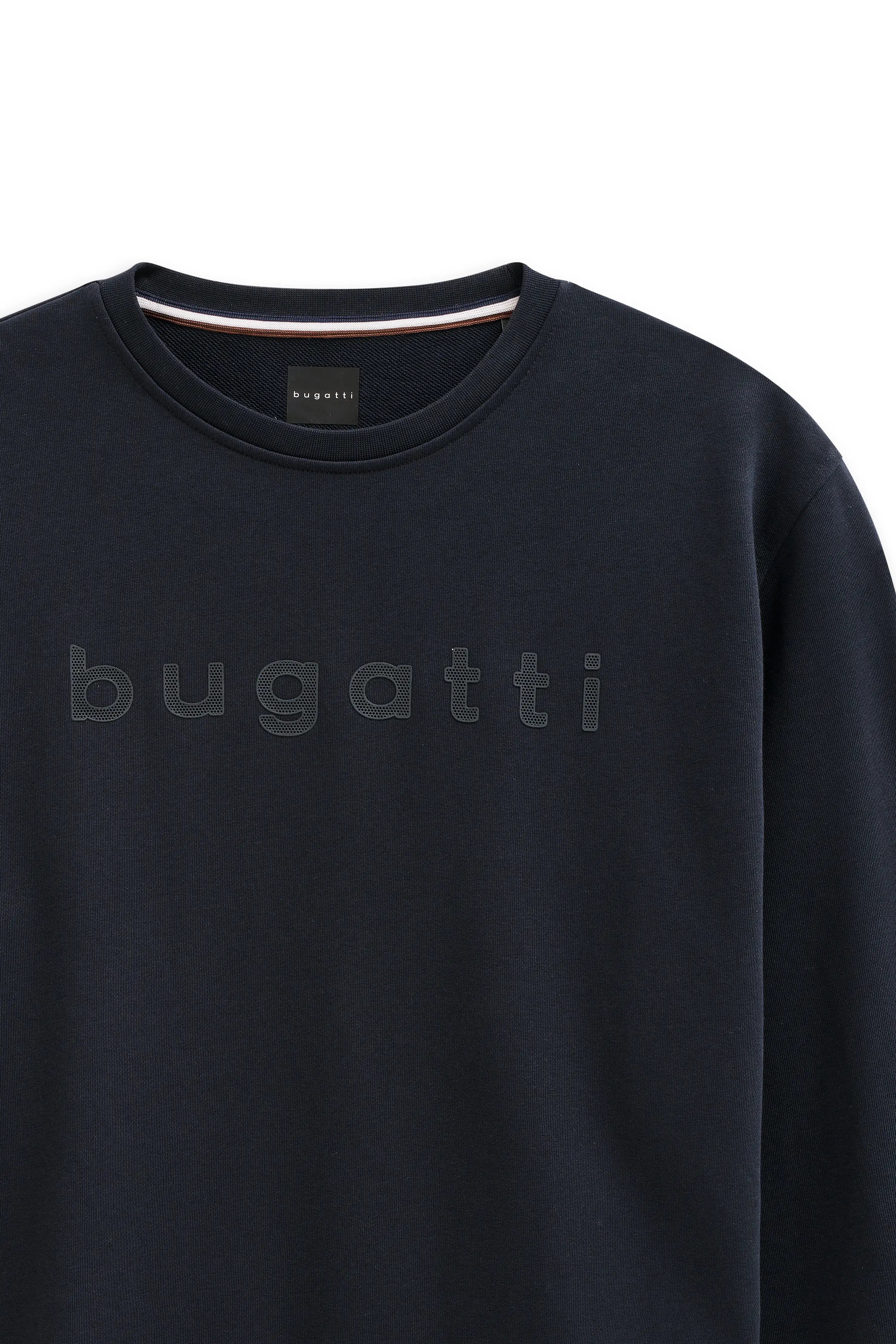 Dunkelblaues bugatti Sweatshirt mit Logo, legeres Büstenbild.