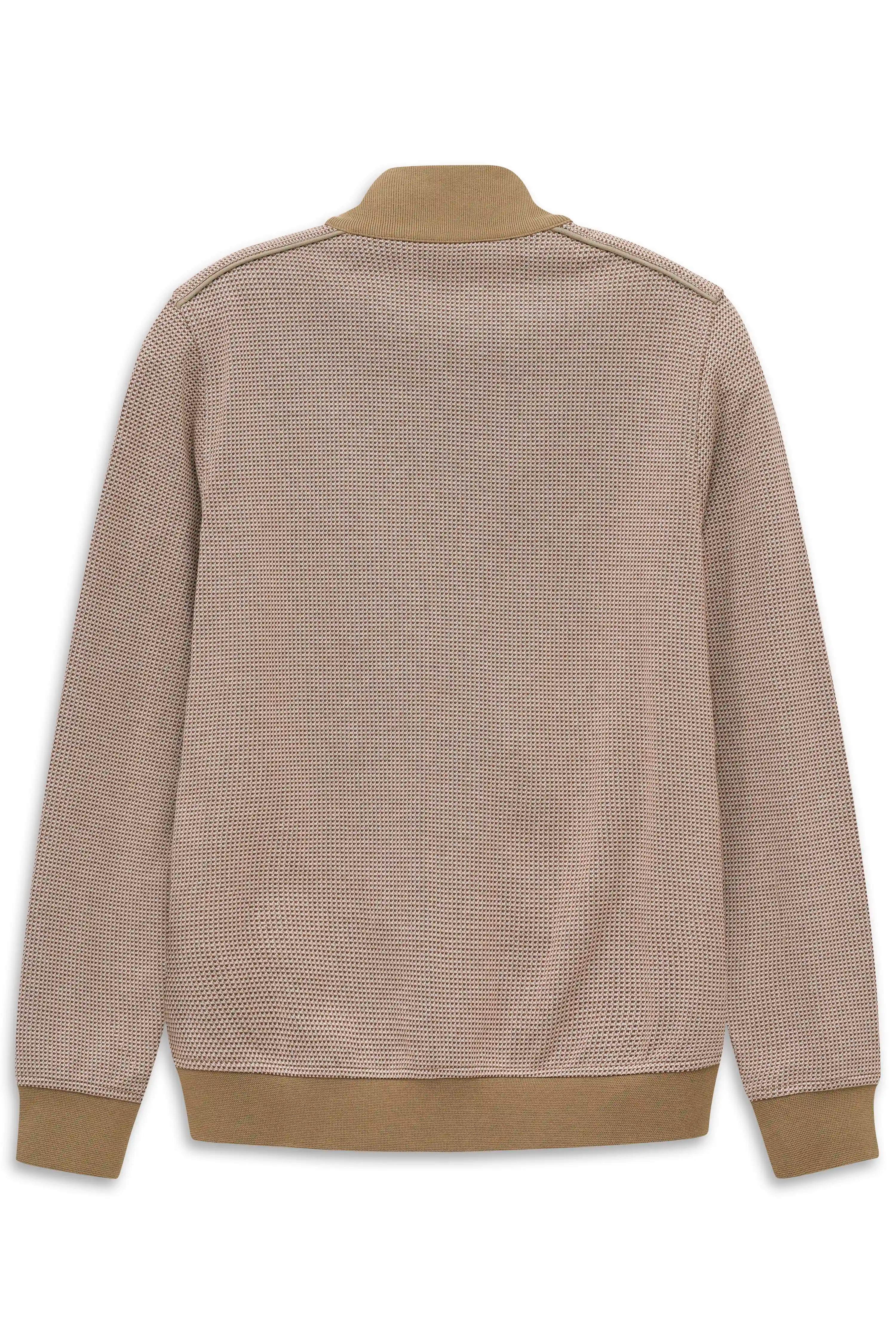 Beige bugatti Strickjacke, Rückansicht, feines Strukturmuster, legeres Büstenbild.