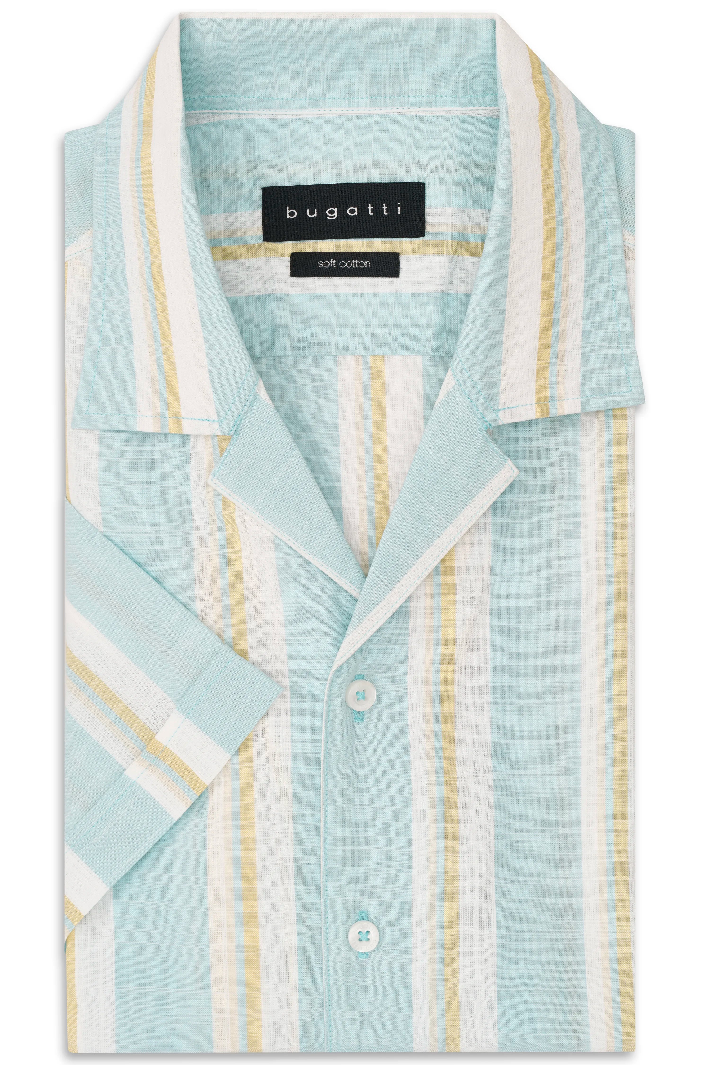 bugatti Herrenhemd, leger, hellblau mit weißen und beige Streifen, Büstenbild.
