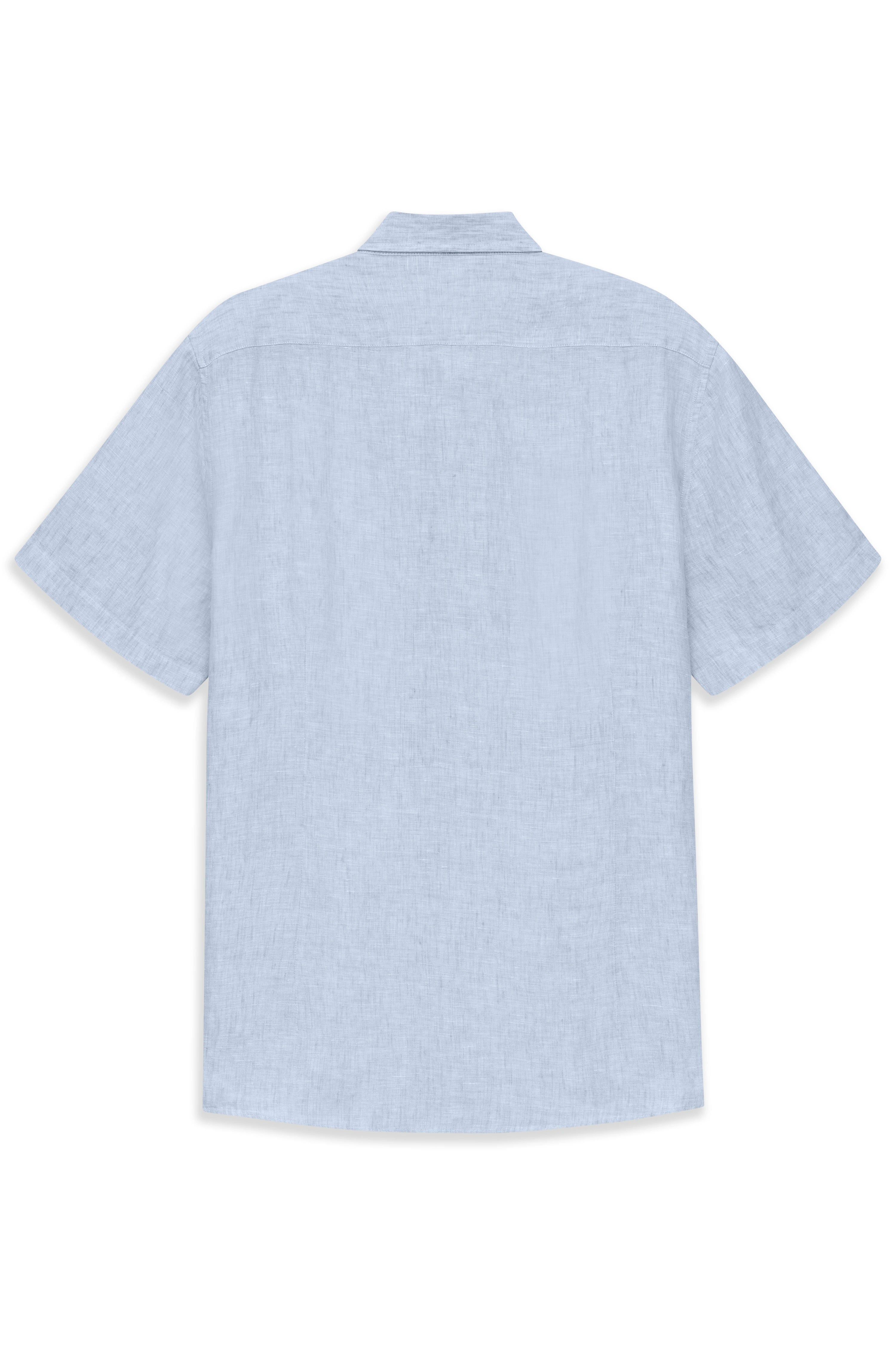 Kurze Ärmel, hellblaues bugatti Hemd, legeres Büstenbild, ideal für sommerliche Eleganz.