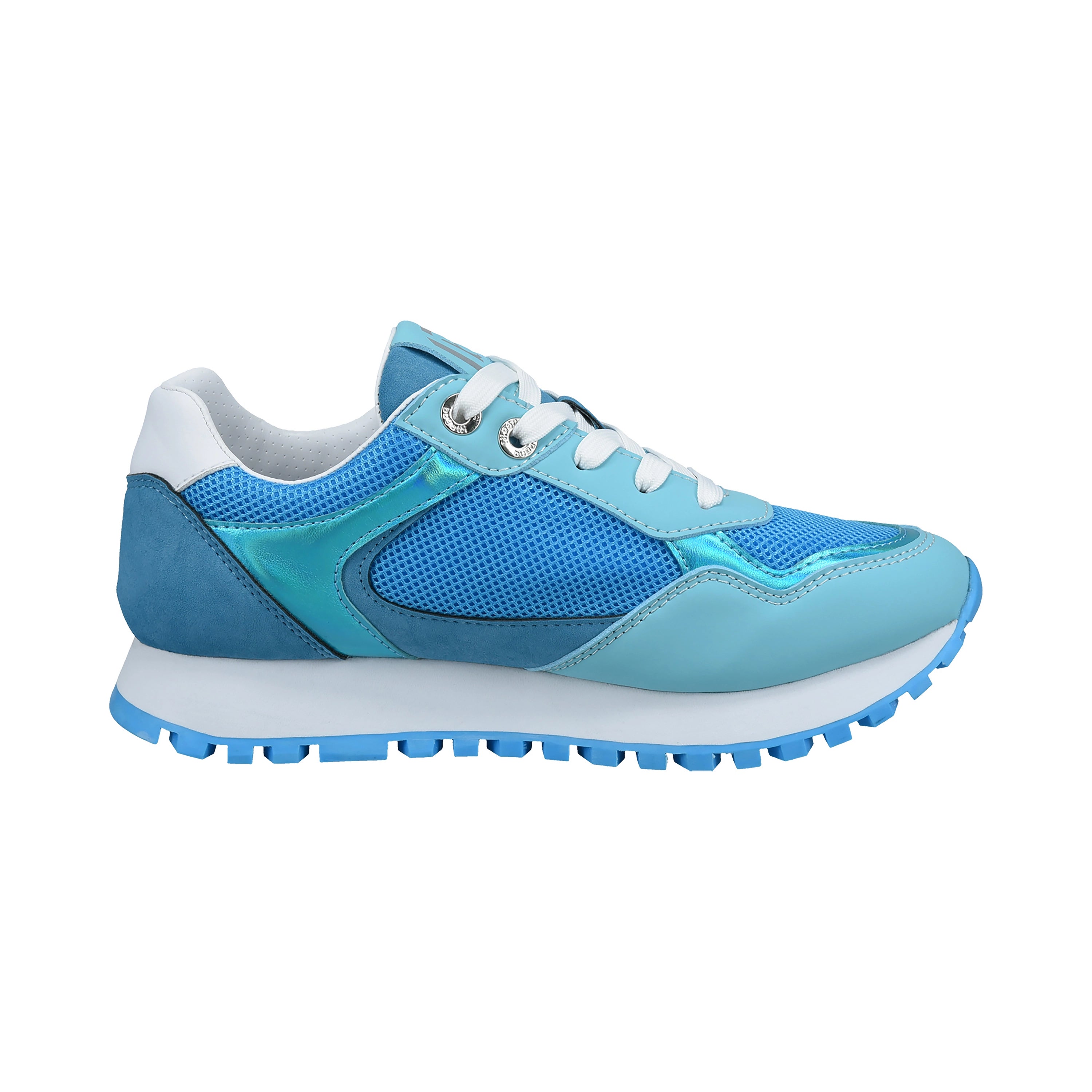 Sneaker von bugatti in Blau mit weißem Akzent, sportlich und modern.