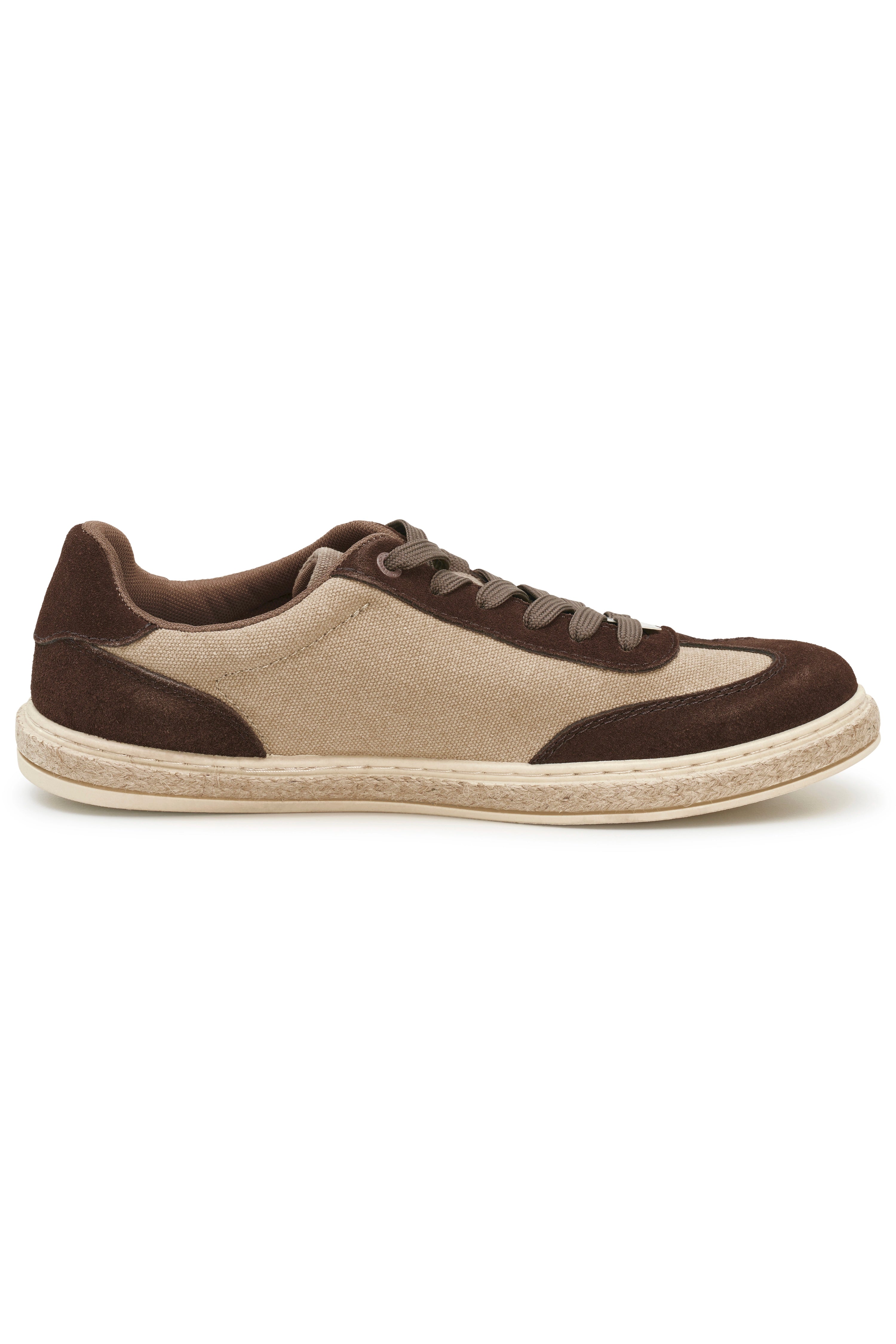 bugatti Sneakers in Beige und Braun, legeres Bild, Seitenansicht, stilvoll und zeitlos.
