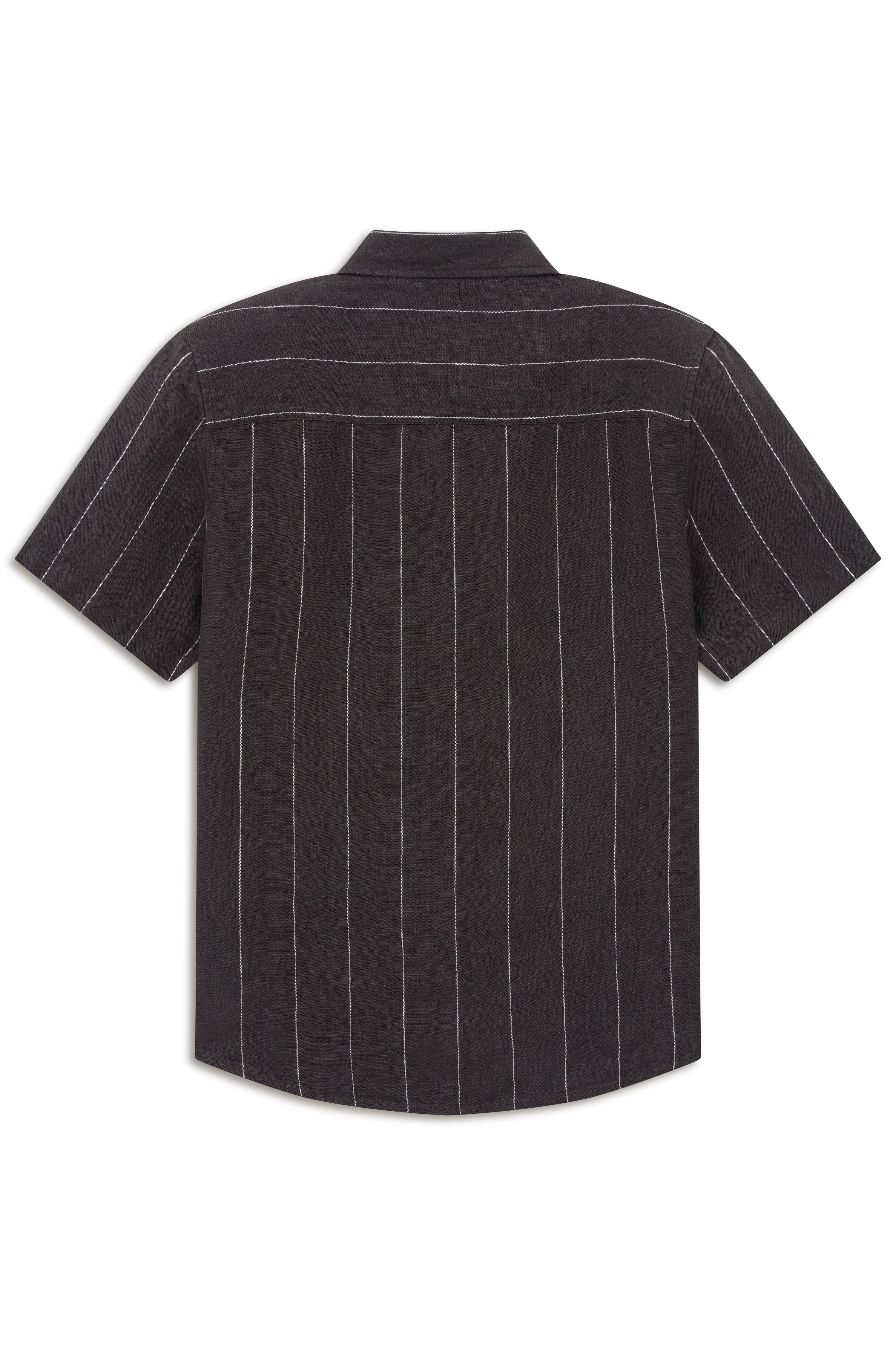 Kurzarmhemd von bugatti in Schwarz mit weißen Nadelstreifen, Rückenansicht, legerer Stil.