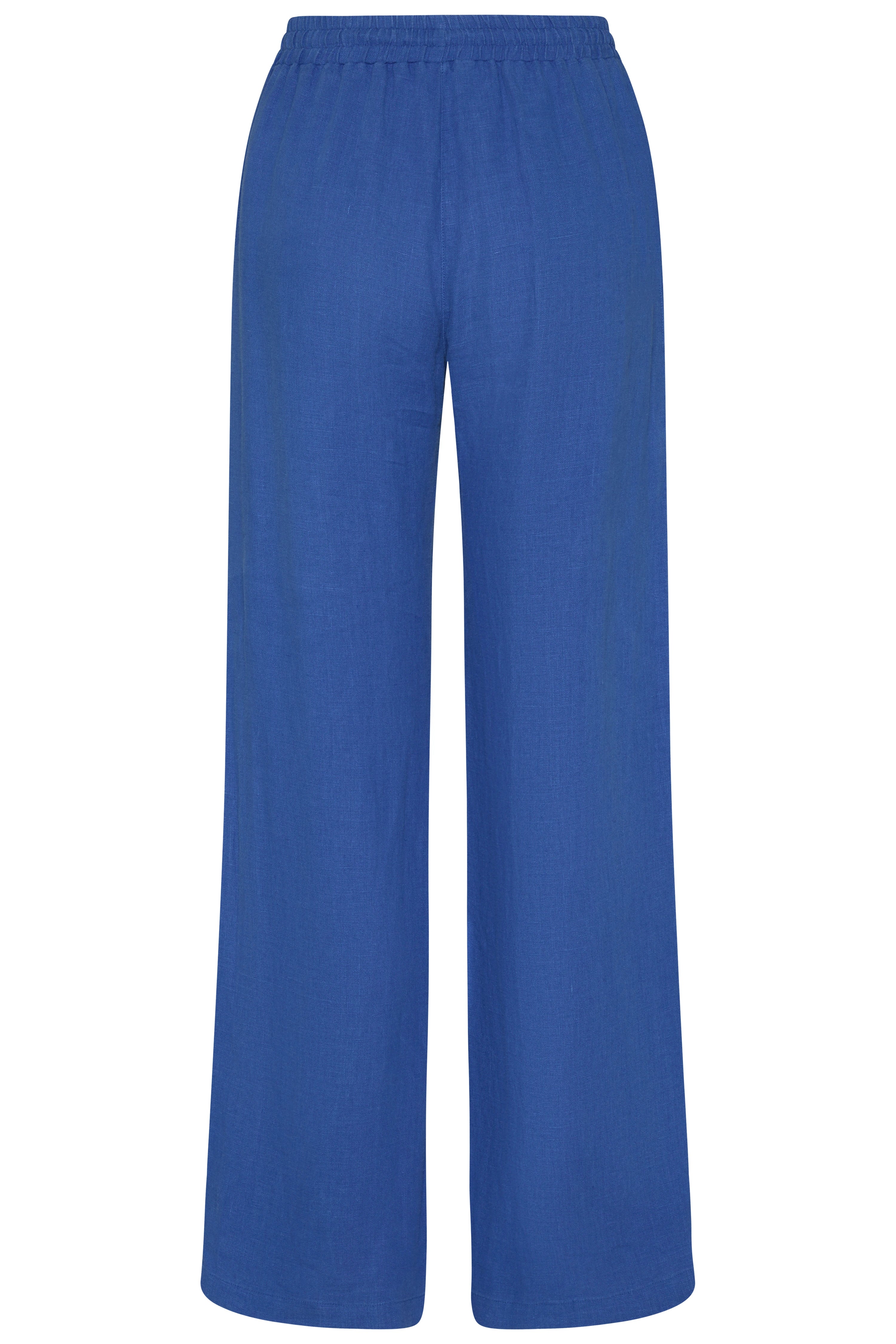 Blaue bugatti Hose, legeres Büstenbild, entspannter Stil.