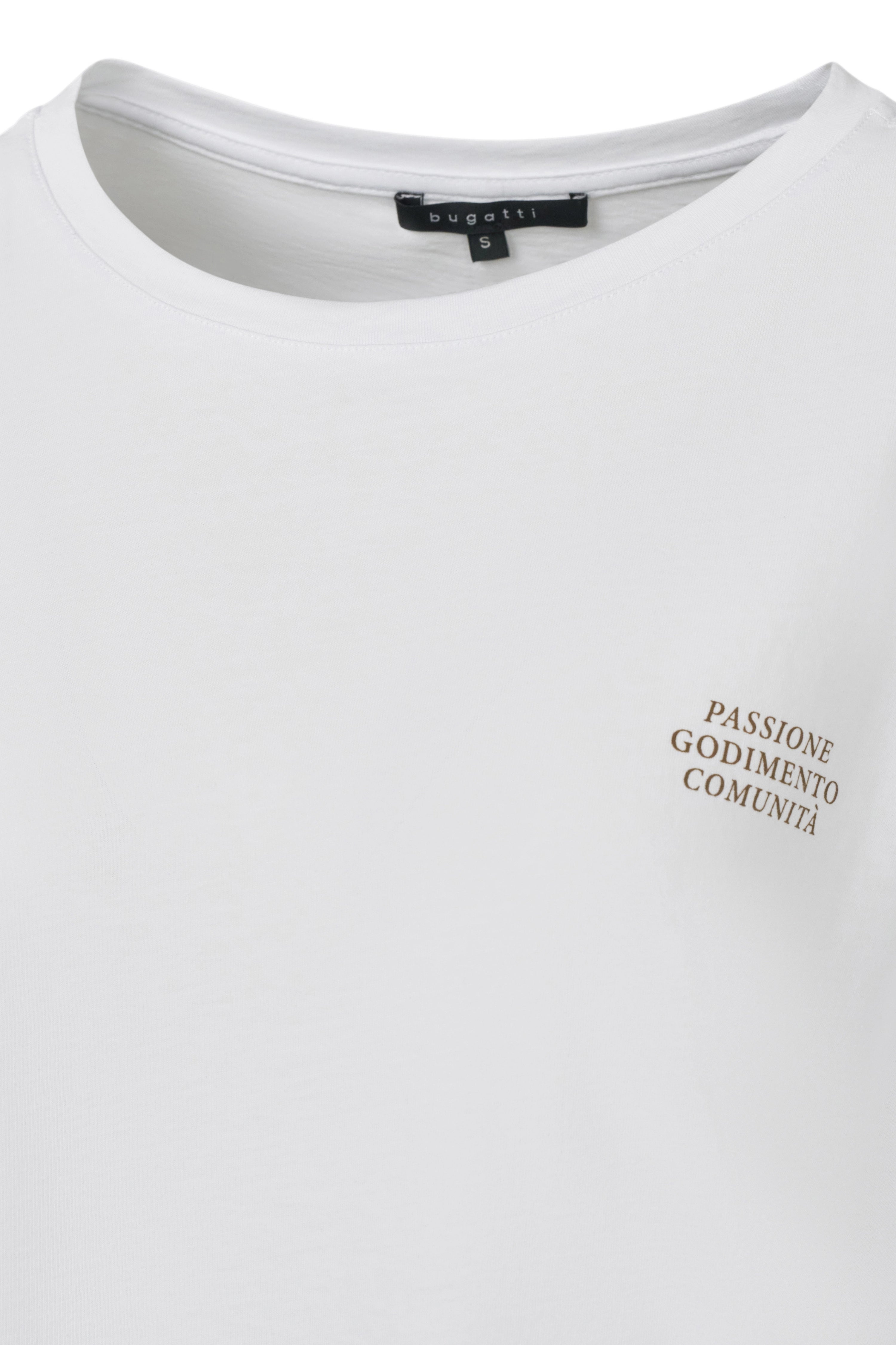 Weiße bugatti T-Shirt-Büste mit Schriftzug, schlichtes Design, hochwertiges Material.