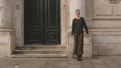 Damen Trends - Herbst/ Winter 2025
Mit "Venetian Chic" inspiriert vom Zauber Venedigs vereint unsere Damen-Kollektion zeitlose Eleganz mit smartem Komfort. Hochwertige Materialien und feminine Schnitte schaffen Looks, die Business wie Casual souverän begleiten.