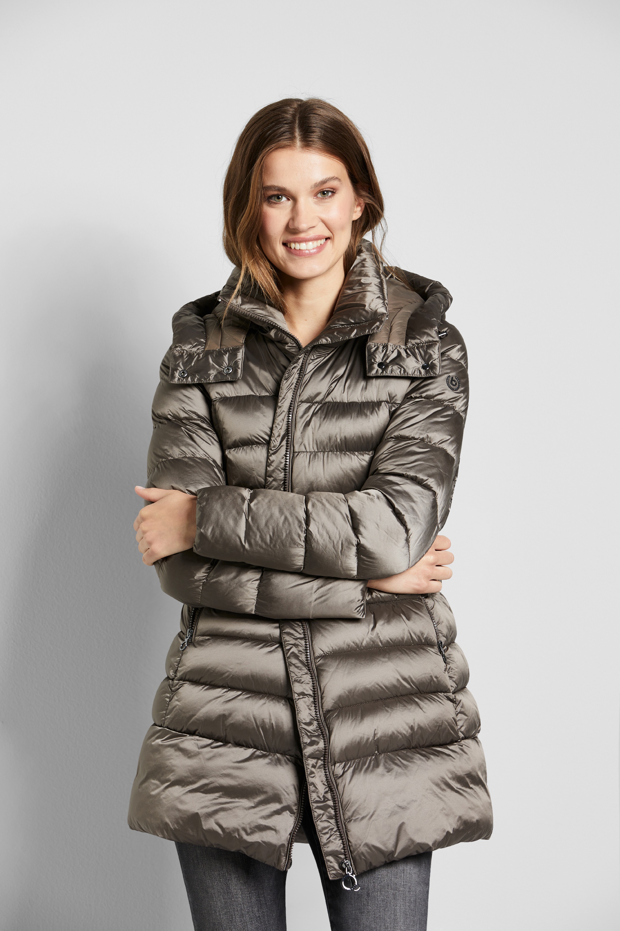 Steppjacke mit abnehmbarer | in beige Kapuze bugatti