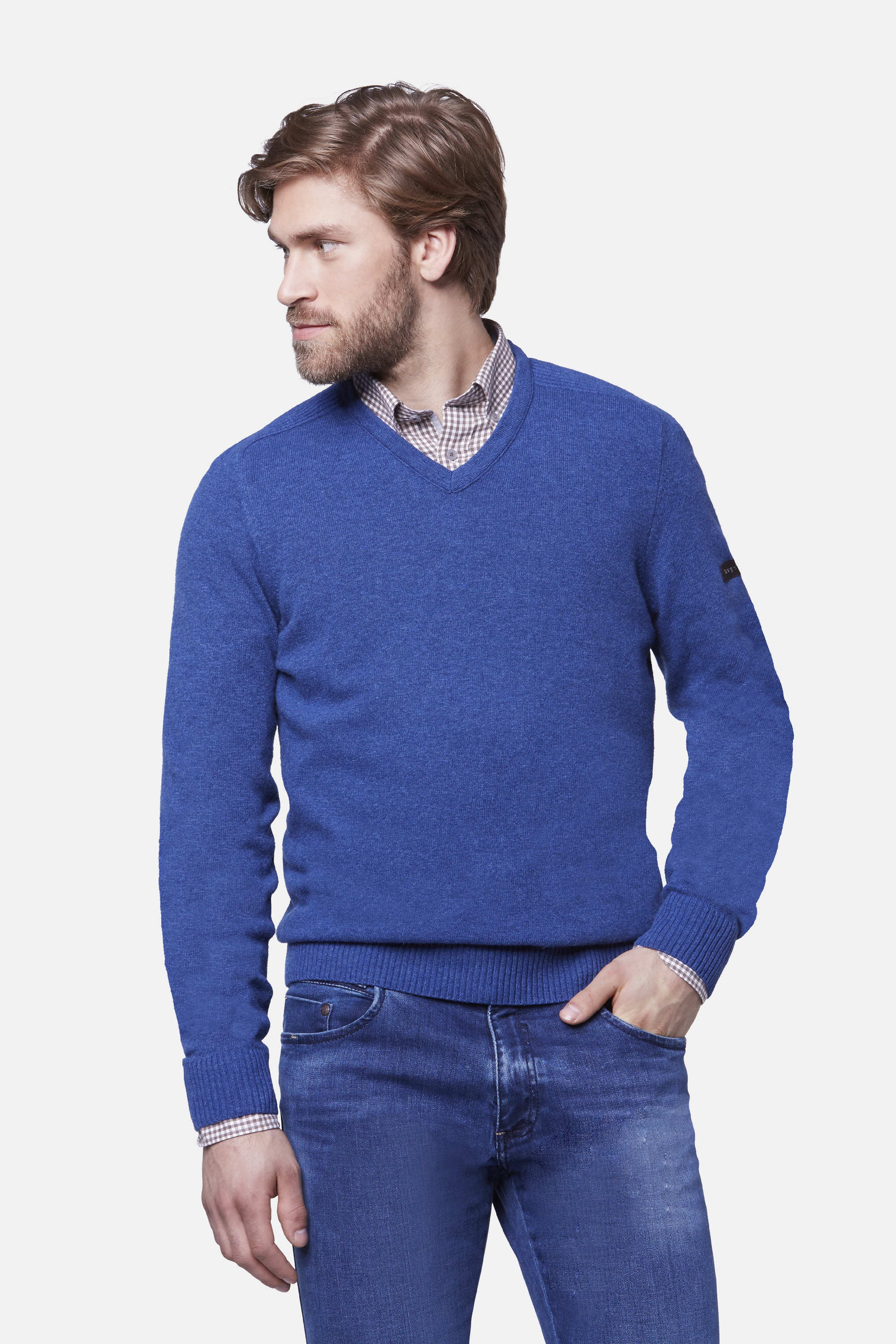 Bugatti Pullover mit einem V-Ausschnitt in blau