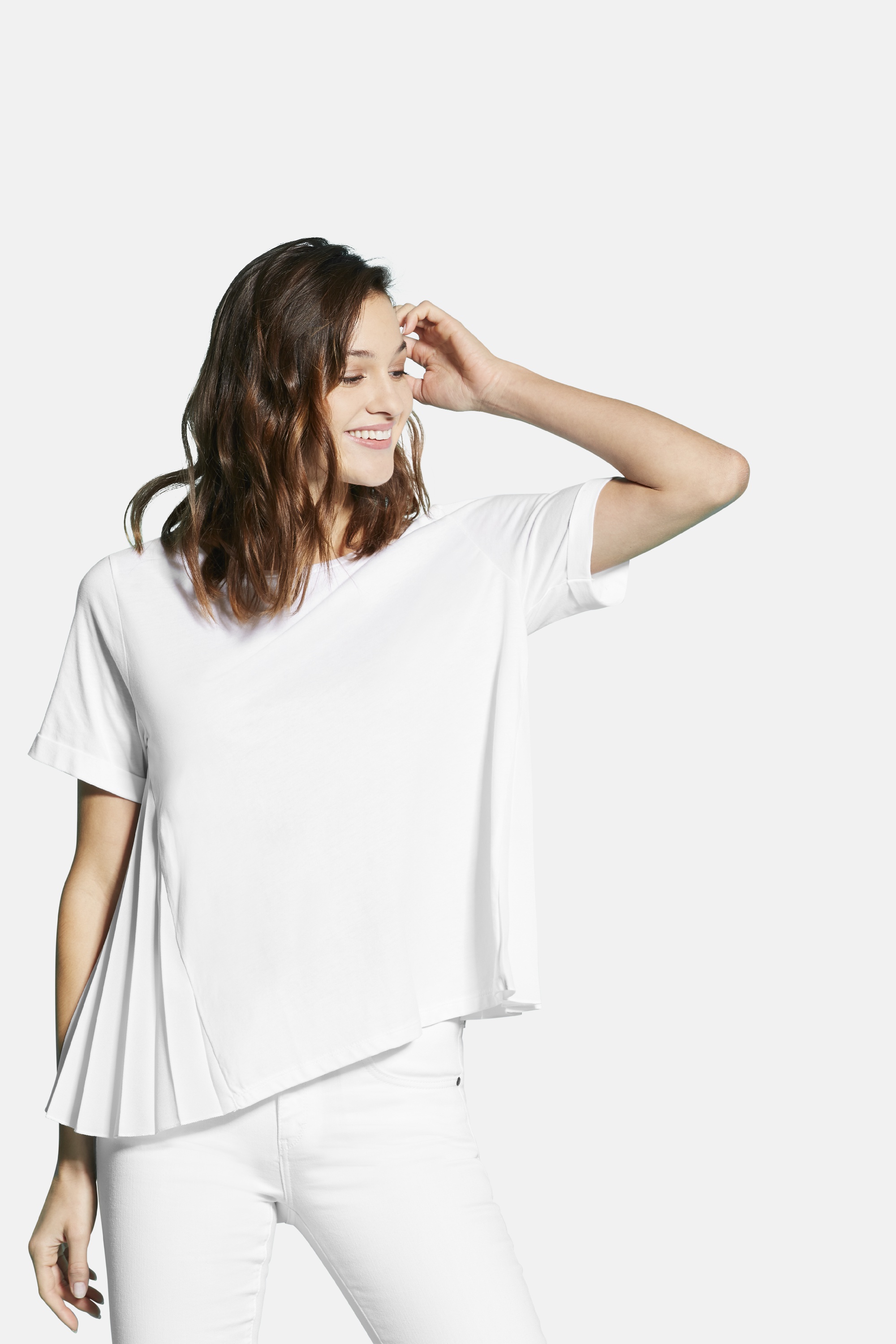 T-shirt in a trendy material blend in white | bugatti