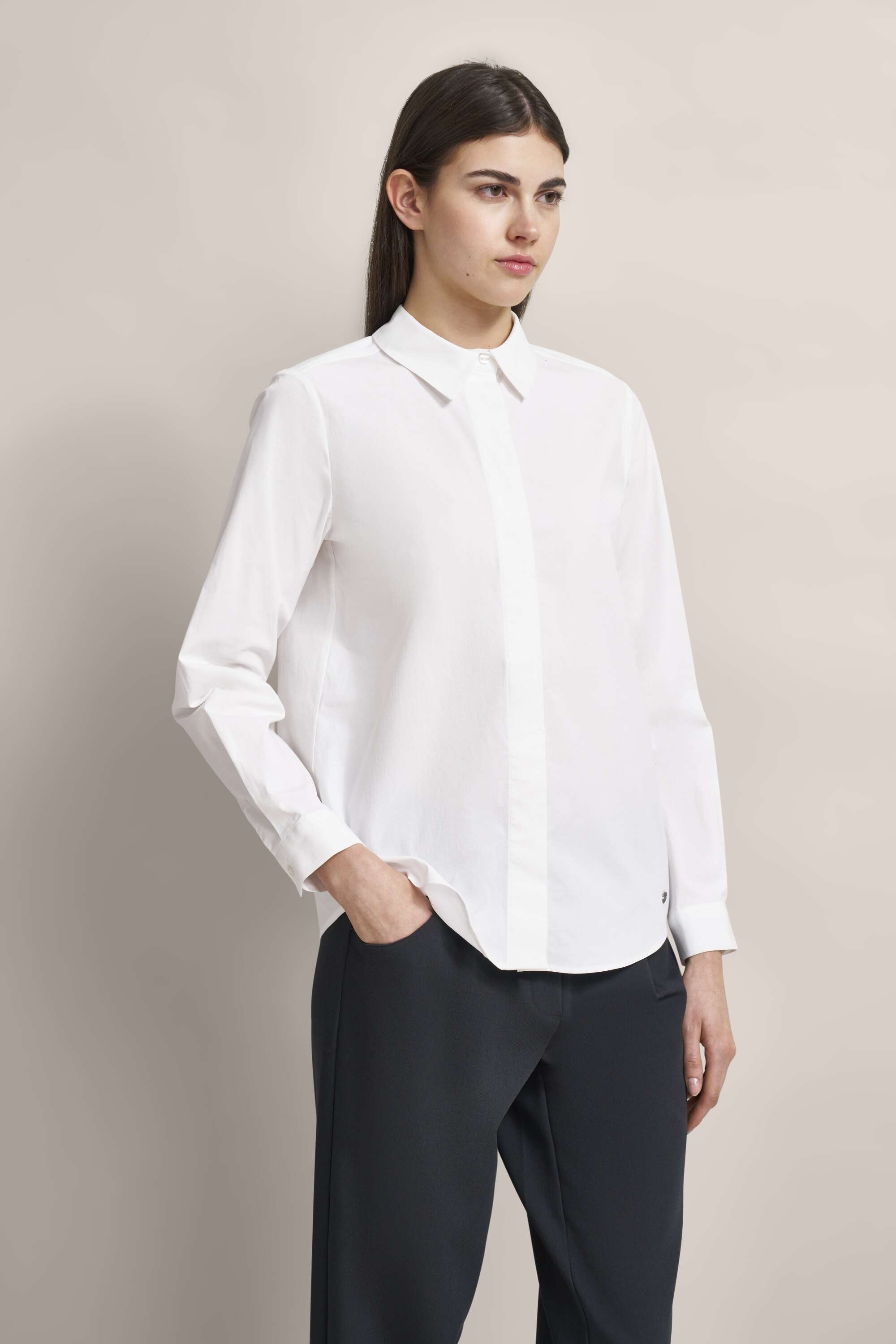 Blouse Made from stretch cotton in white | bugatti