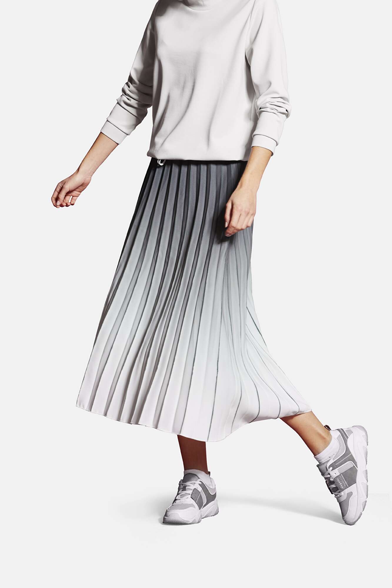Skirt with pleats in moss green bugatti