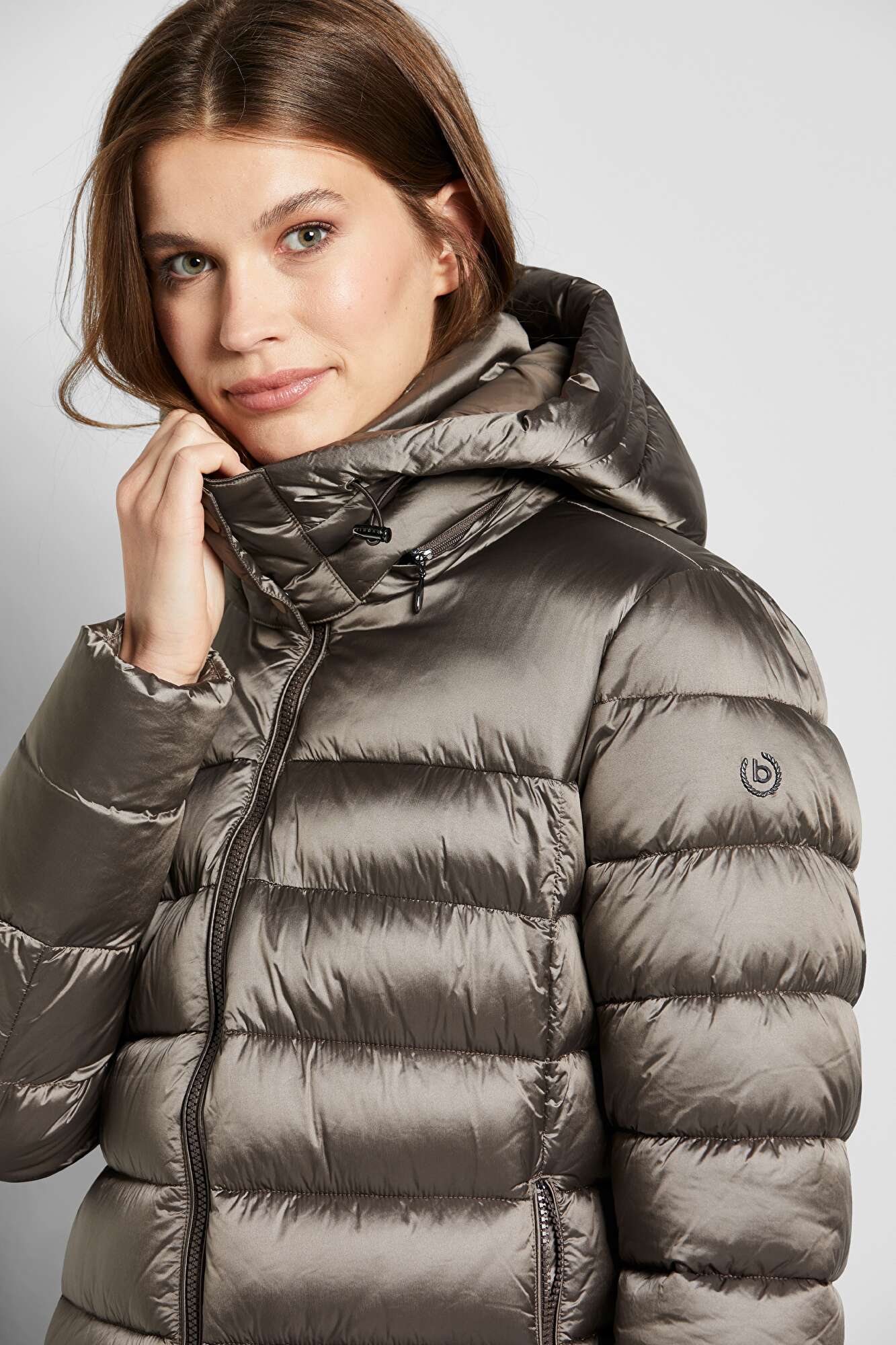 Steppjacke mit abnehmbarer Kapuze in beige | bugatti