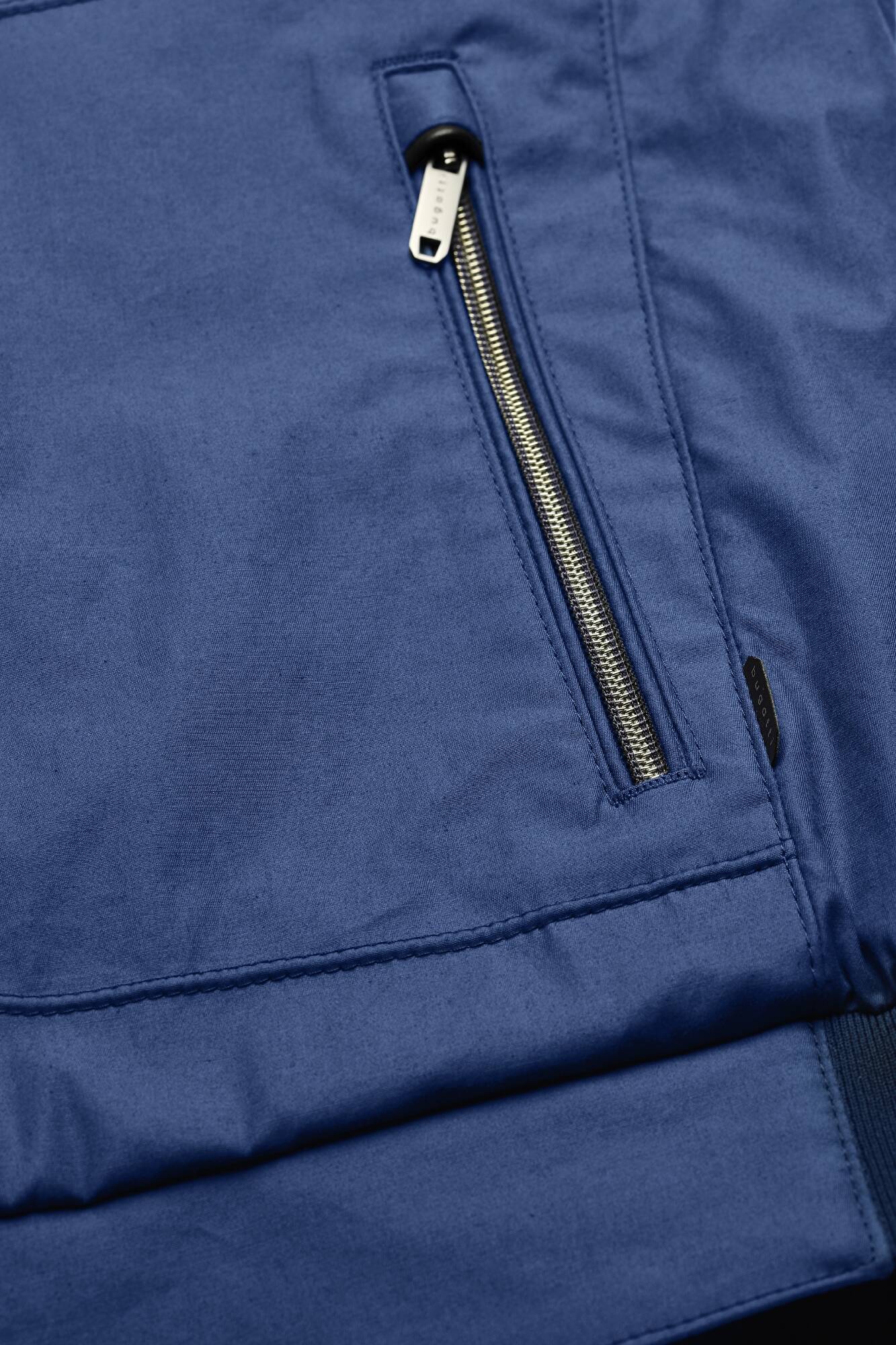 Blouson mit wasserabweisender Funktion in blau | bugatti