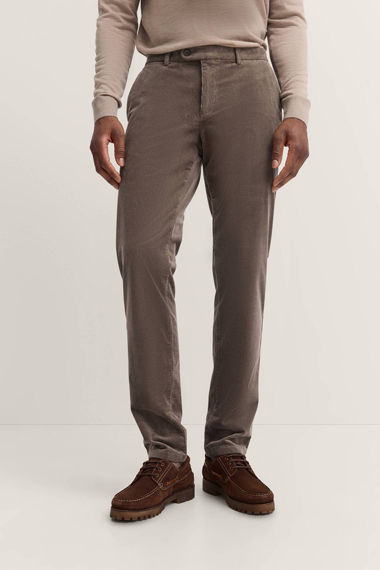 unbekannt unbekannt in beige - Ansicht: Model Front