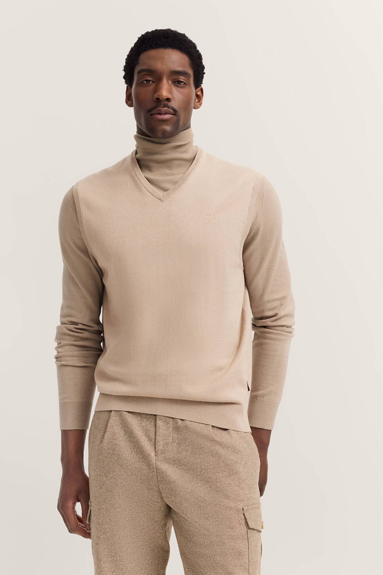 unbekannt unbekannt in beige - Ansicht: Model Front