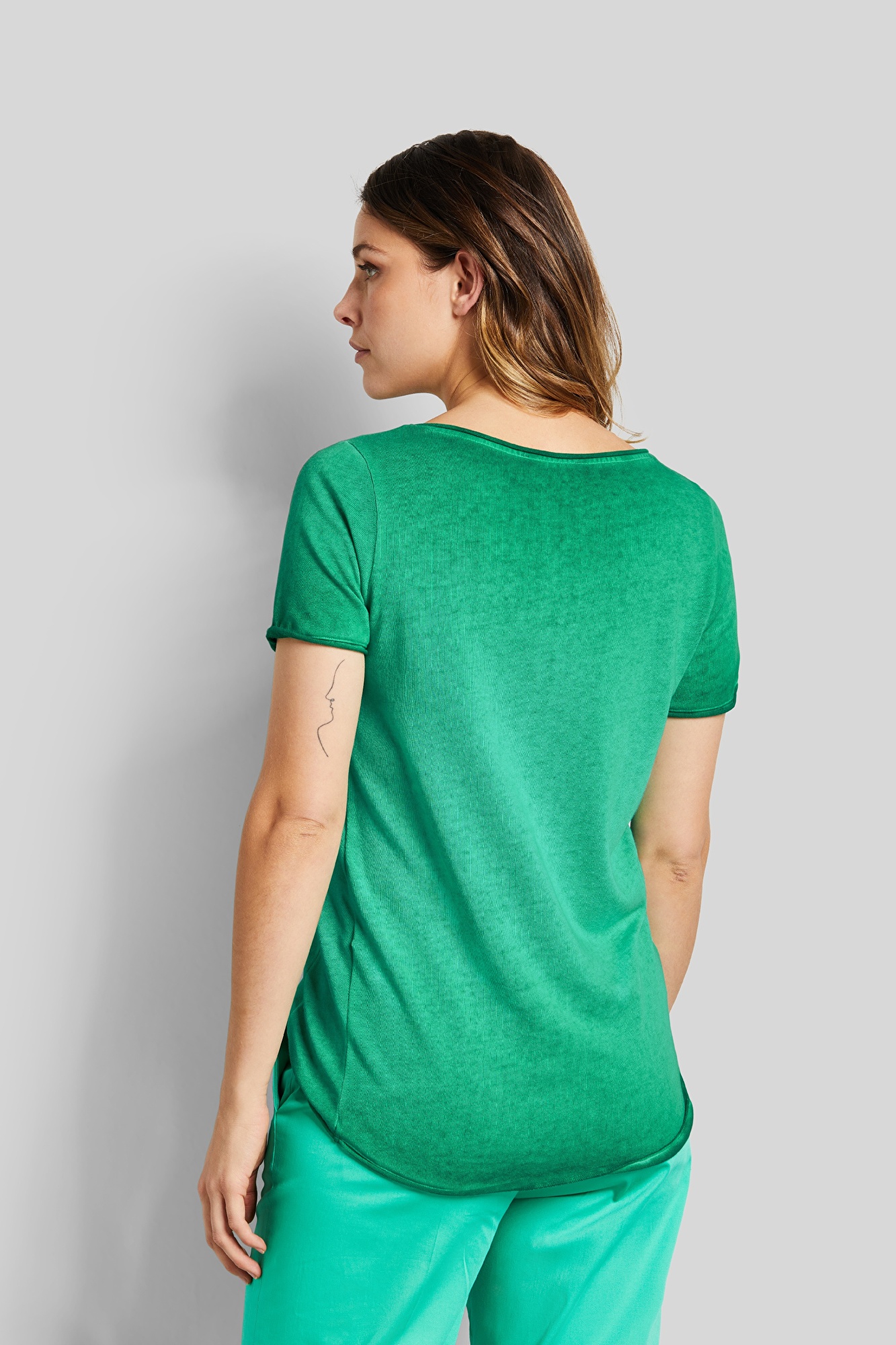 Rundhals T-shirt mit leicht verwaschener Optik in mint | bugatti