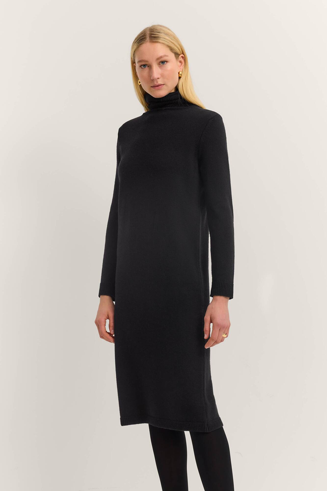 unbekannt unbekannt in schwarz - Ansicht: Model Front