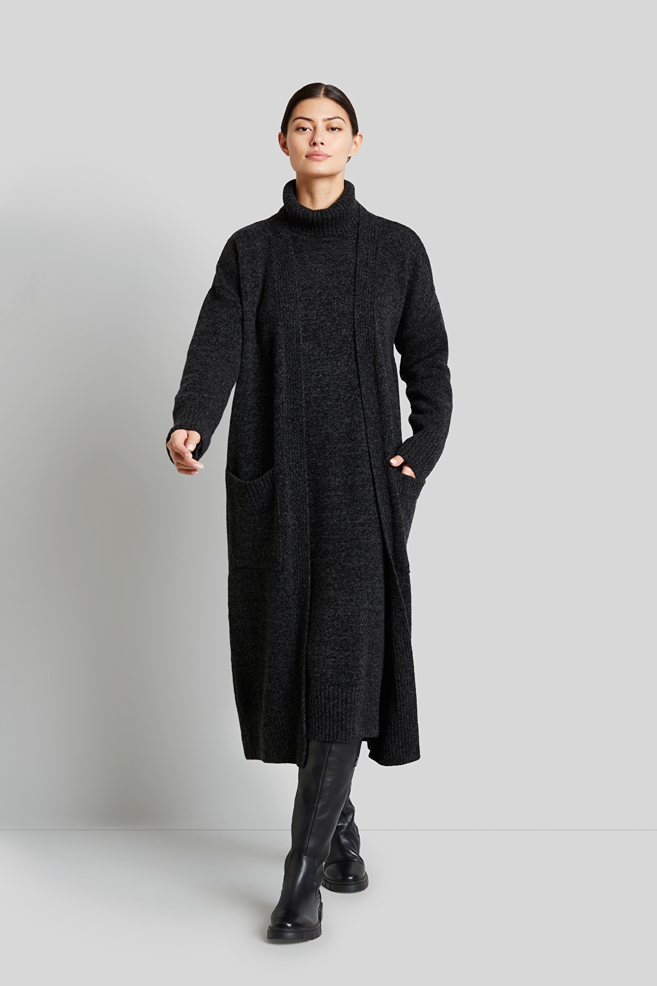 Strickjacke aus hochwertiger Woll-Kaschmirqualität in schwarz | bugatti