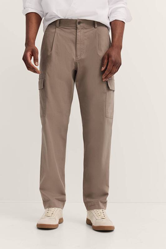 unbekannt unbekannt in beige - Ansicht: Model Front