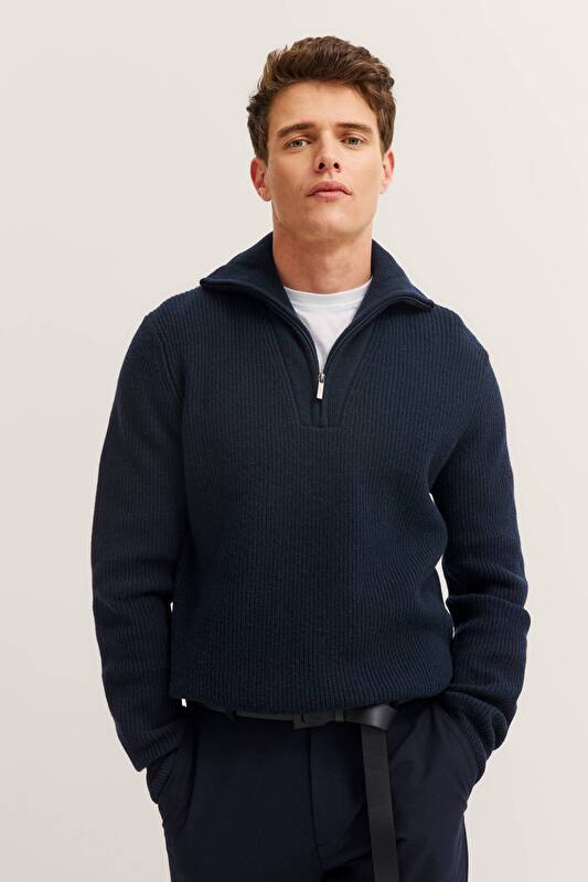 unbekannt unbekannt in marine - Ansicht: Model Front
