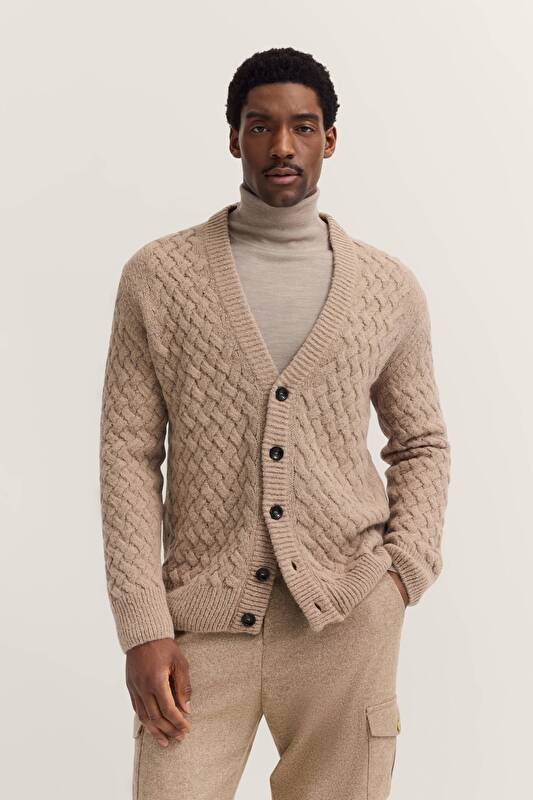 unbekannt unbekannt in beige - Ansicht: Model Front
