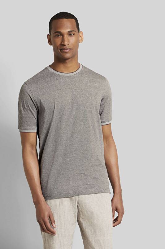T-shirt made from pure cotton in brown - View: Model front