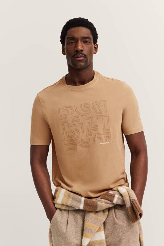   in beige - View: Model front