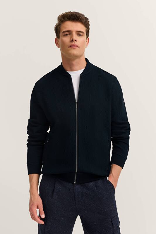 unbekannt unbekannt in marine - Ansicht: Model Front