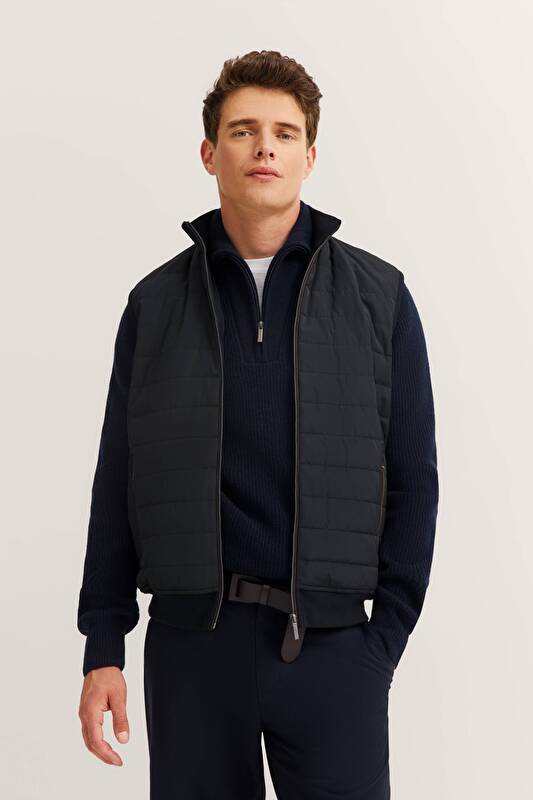unbekannt unbekannt in marine - Ansicht: Model Front