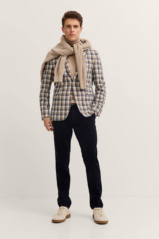 unbekannt unbekannt in beige - Ansicht: Model Front