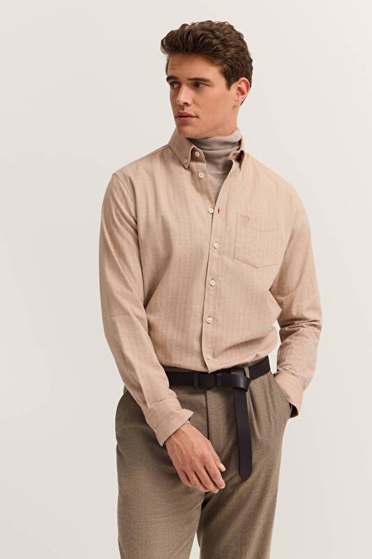 unbekannt unbekannt in beige - Ansicht: Model Front