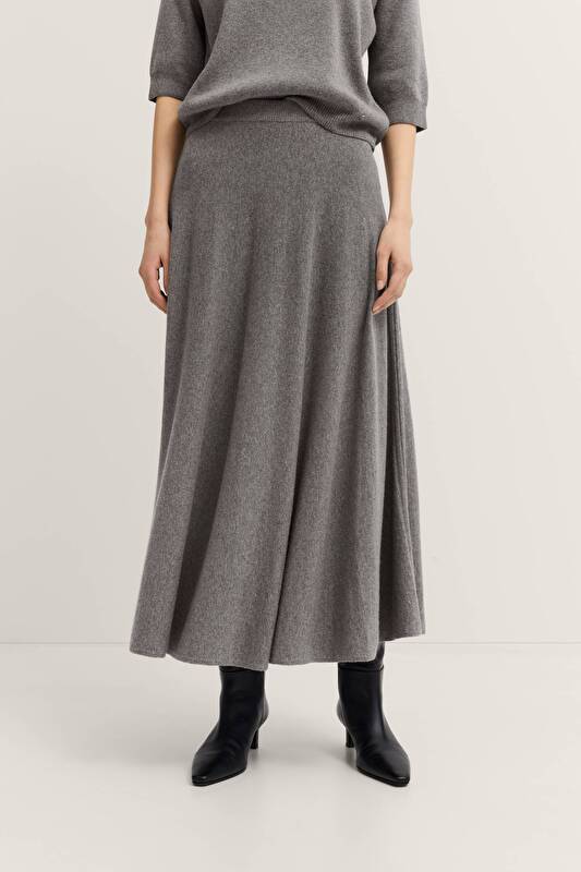   in grey - View: Model front