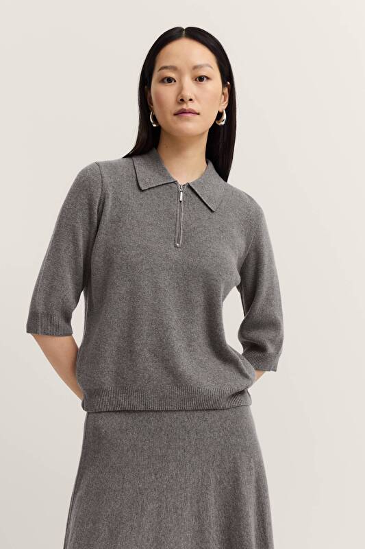unbekannt unbekannt in grau - Ansicht: Model Front